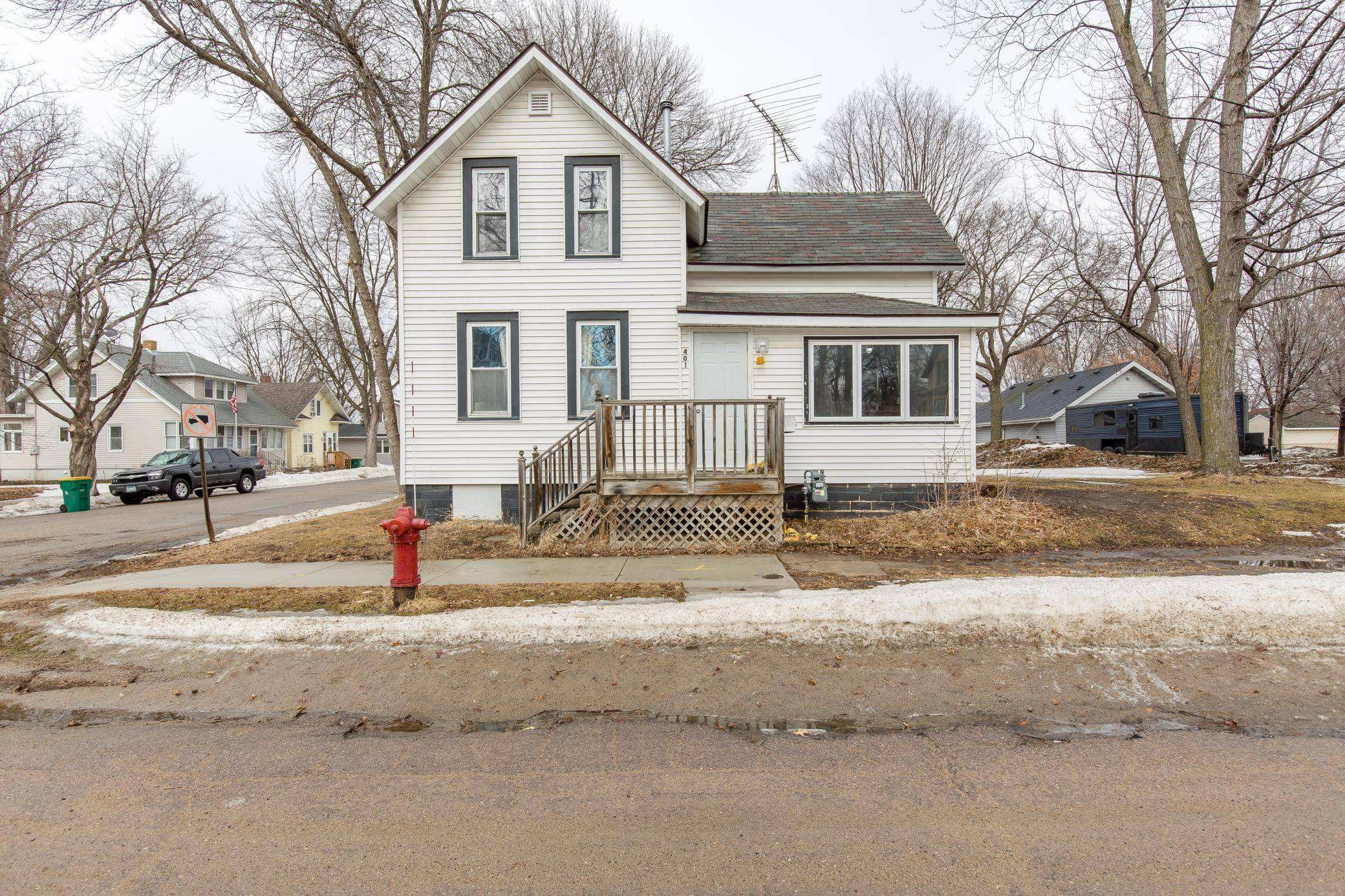 Montgomery, MN 56069,401 Oak AVE SE