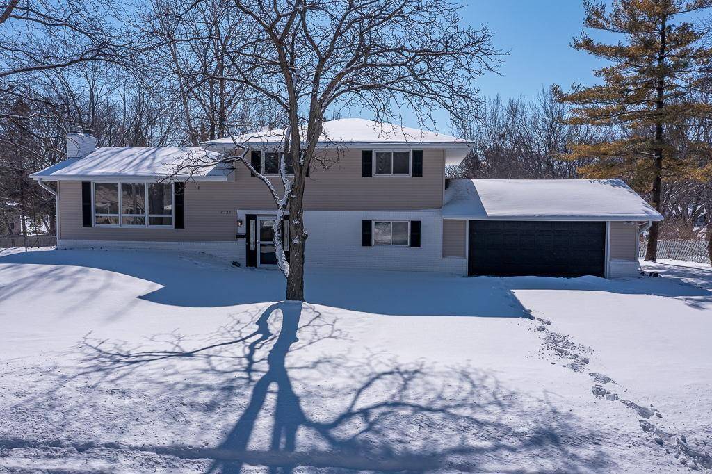 Golden Valley, MN 55427,8335 Julianne TER