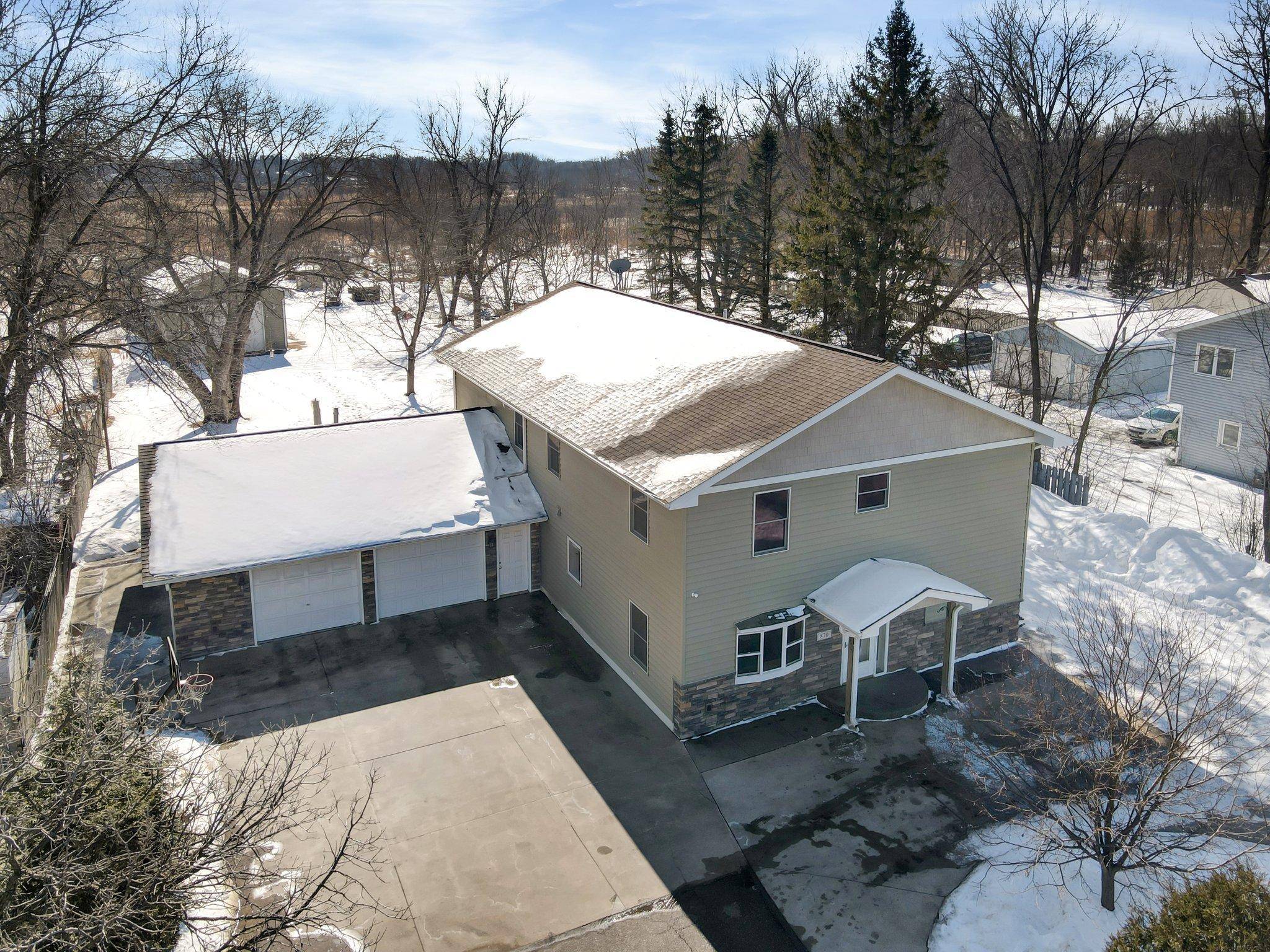 Vadnais Heights, MN 55127,870 County Road F E