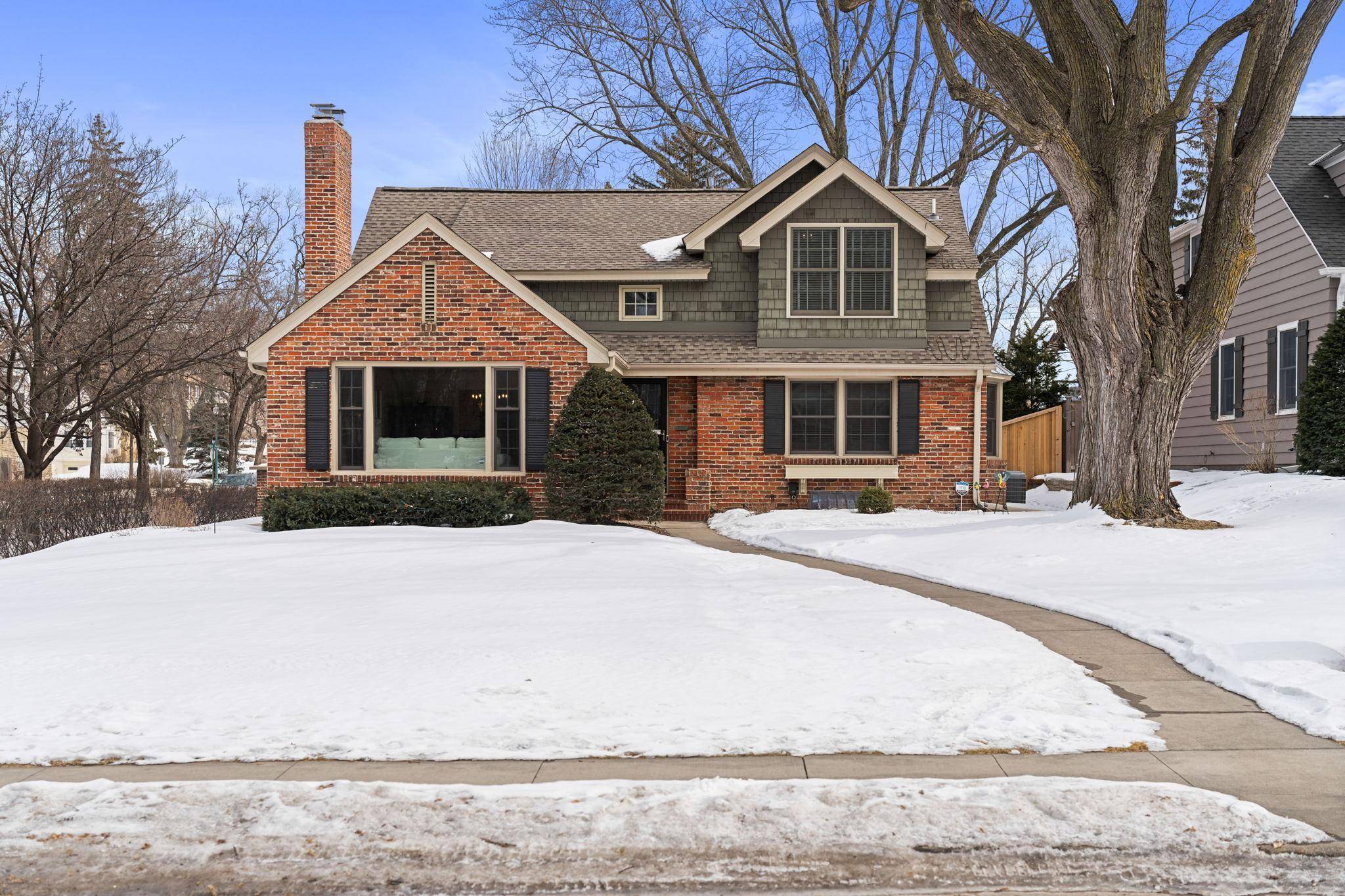 Edina, MN 55424,5001 Arden AVE