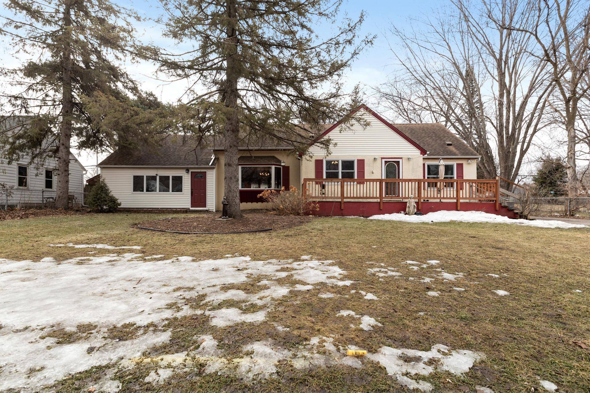 White Bear Lake, MN 55110,2208 Floral DR