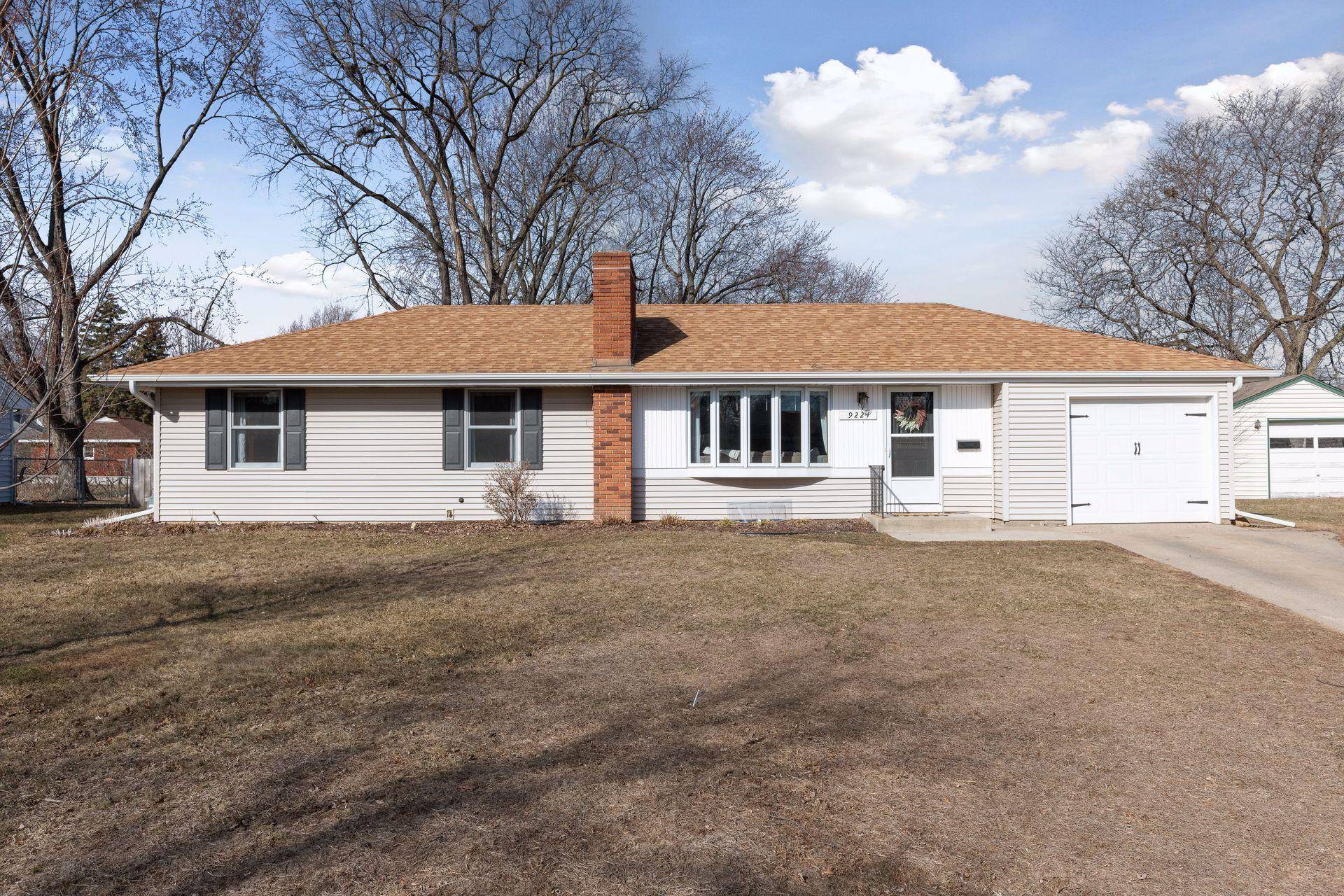 Bloomington, MN 55420,9224 Clinton AVE S