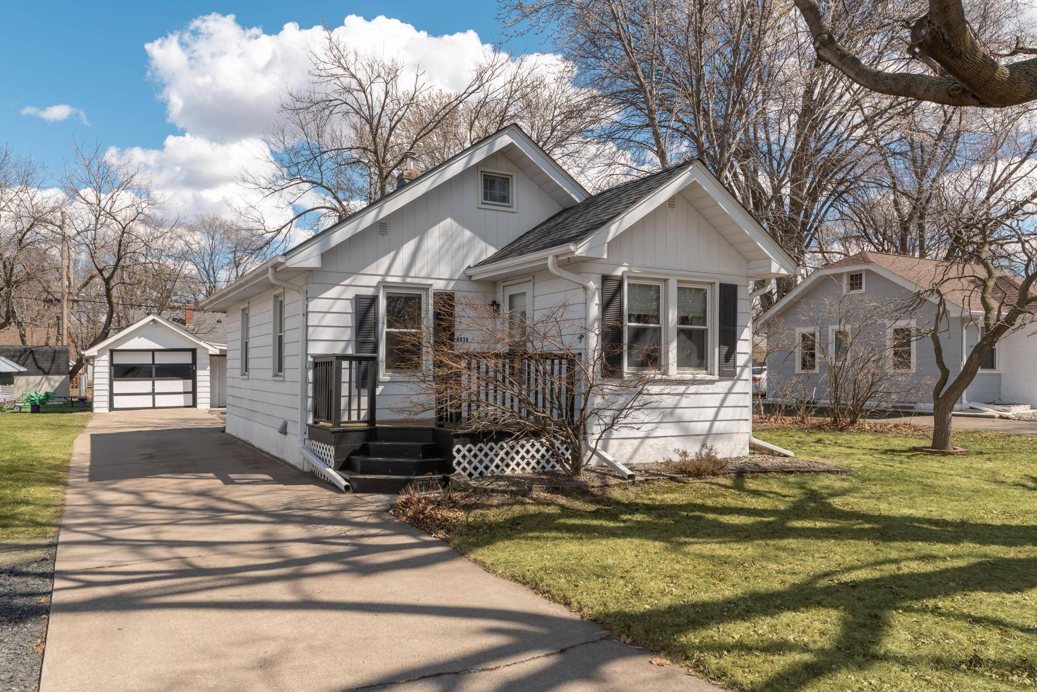 Robbinsdale, MN 55422,4034 Adair AVE N