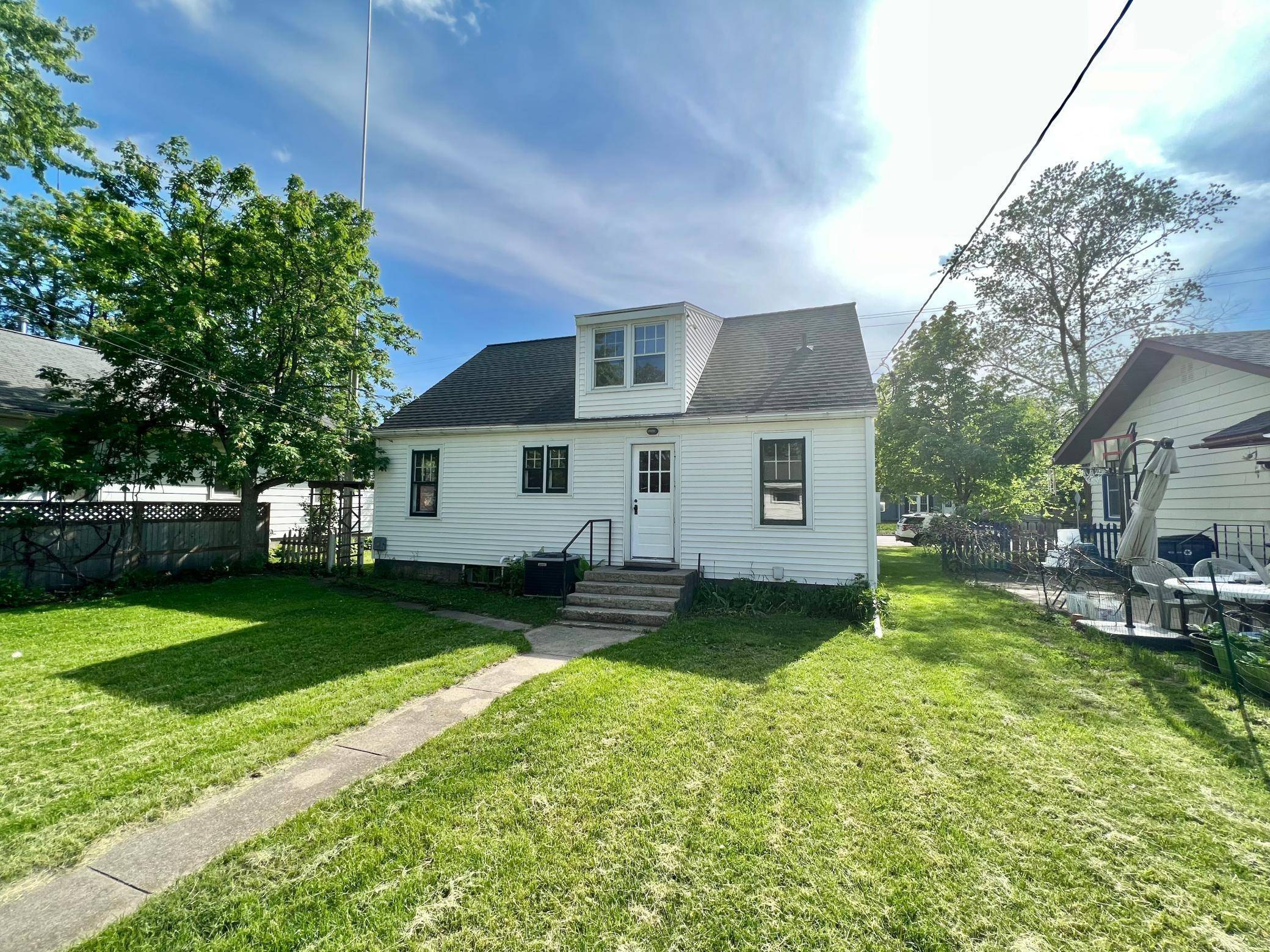 Saint Cloud, MN 56304,424 Wilson AVE NE