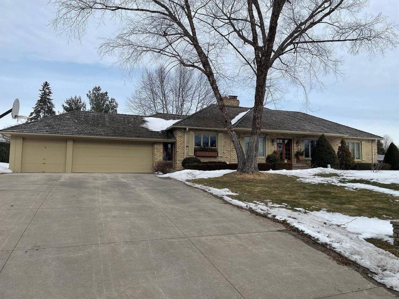 Edina, MN 55436,5605 Schaefer RD