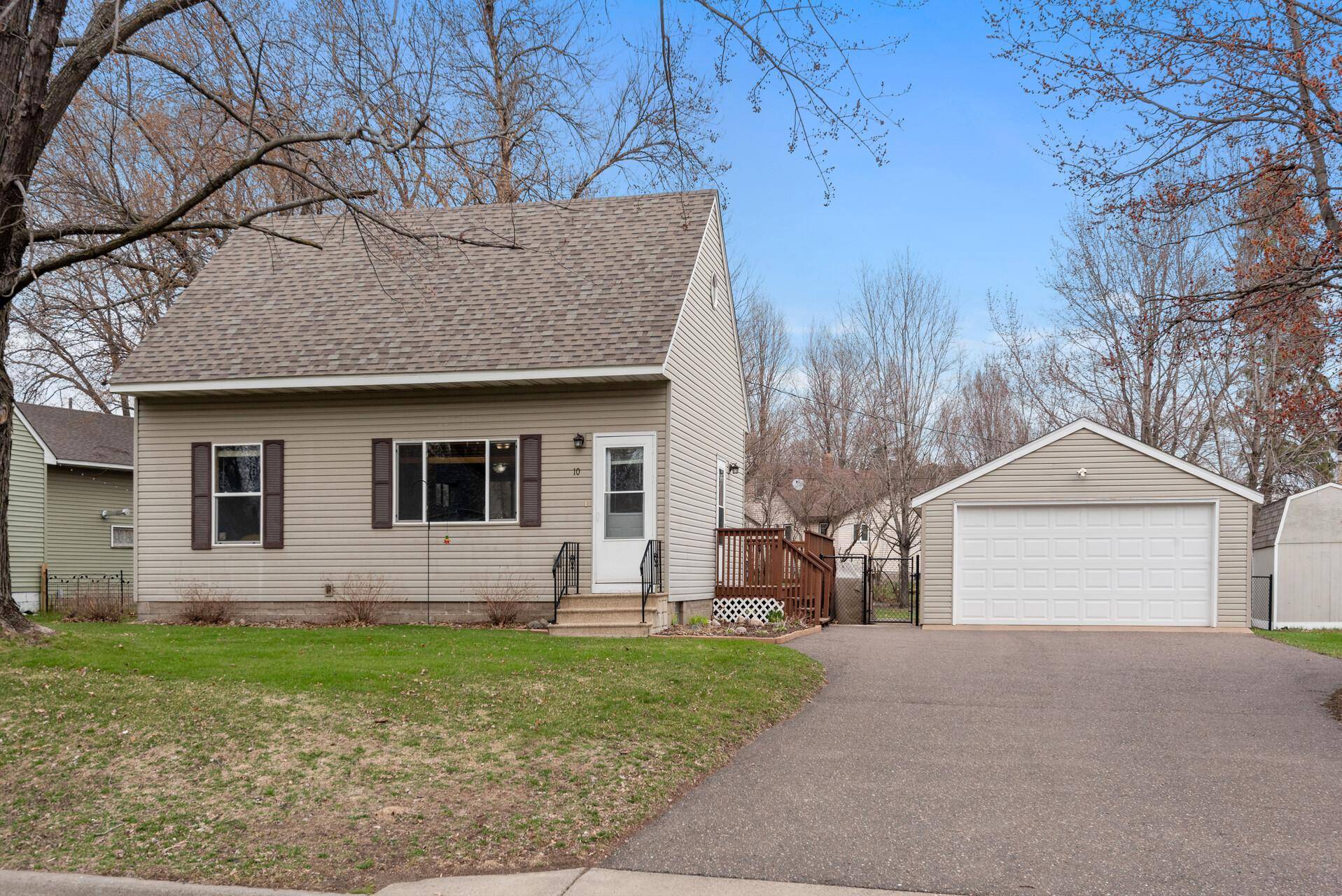 Circle Pines, MN 55014,10 Pointcross DR