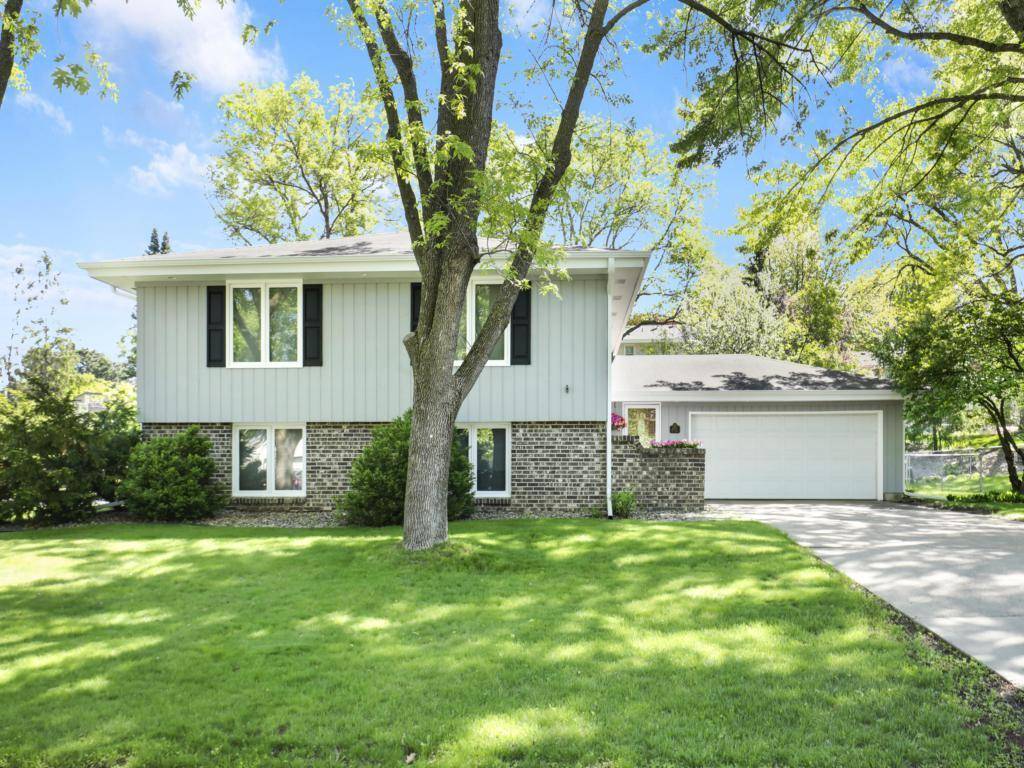 Bloomington, MN 55437,9717 Rich RD