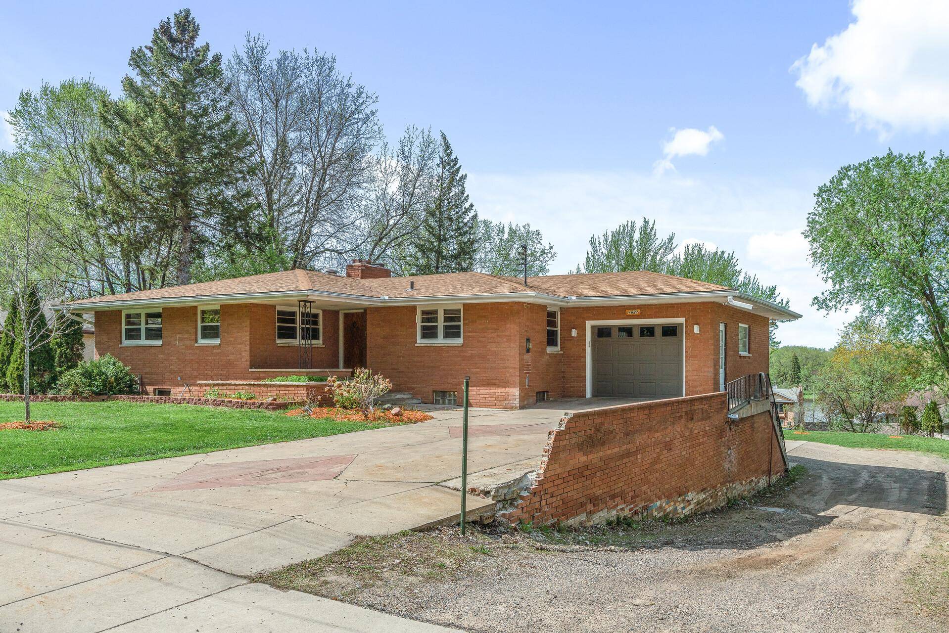 Fridley, MN 55432,1627 Rice Creek RD NE
