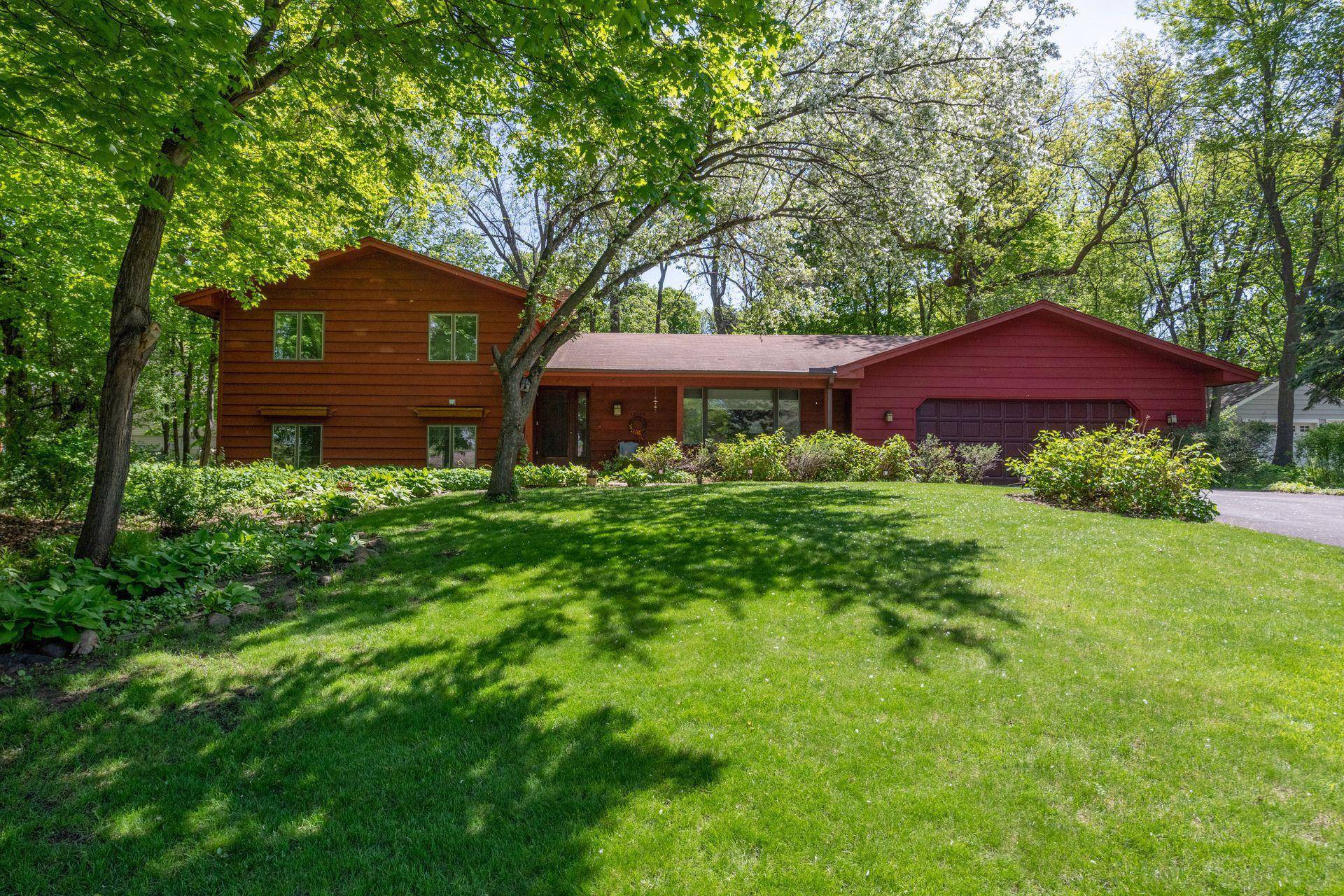 Deephaven, MN 55391,18275 Highland AVE