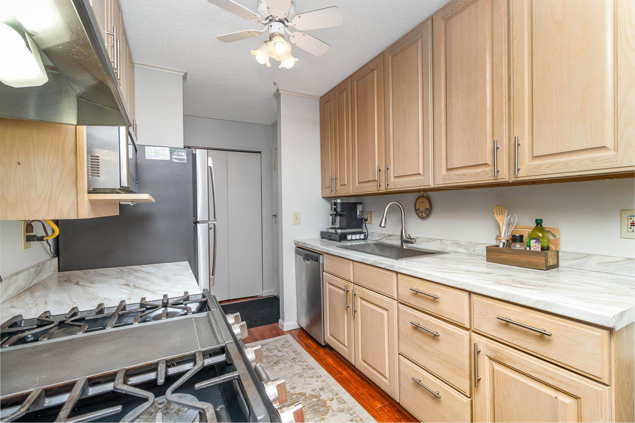 Brooklyn Center, MN 55429,4201 Lakeside AVE N #202