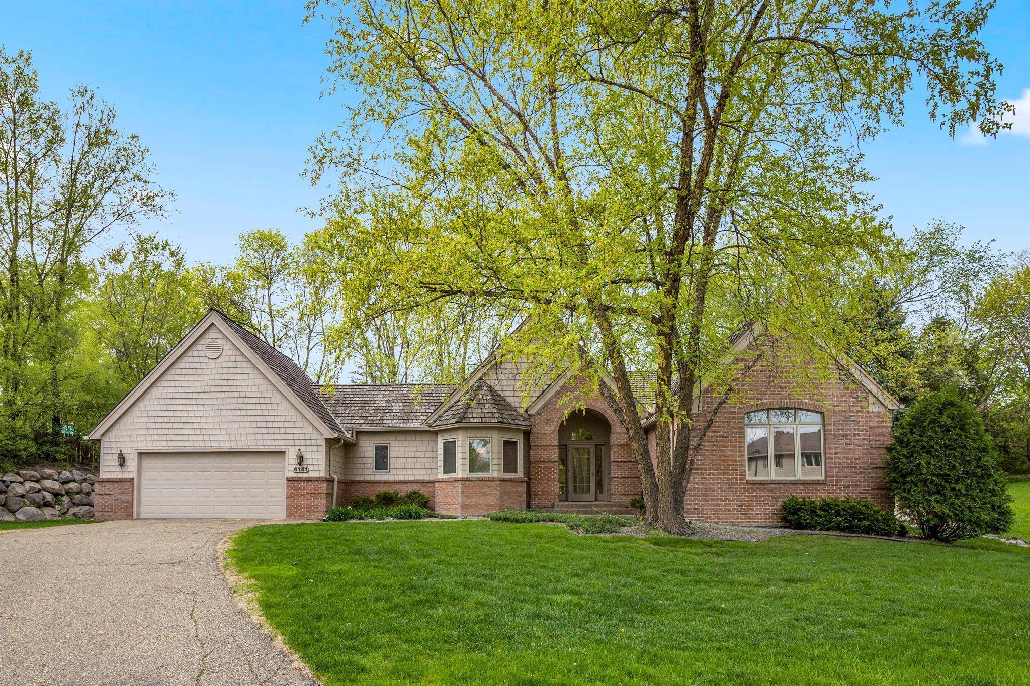 Edina, MN 55436,6141 Sherman CIR