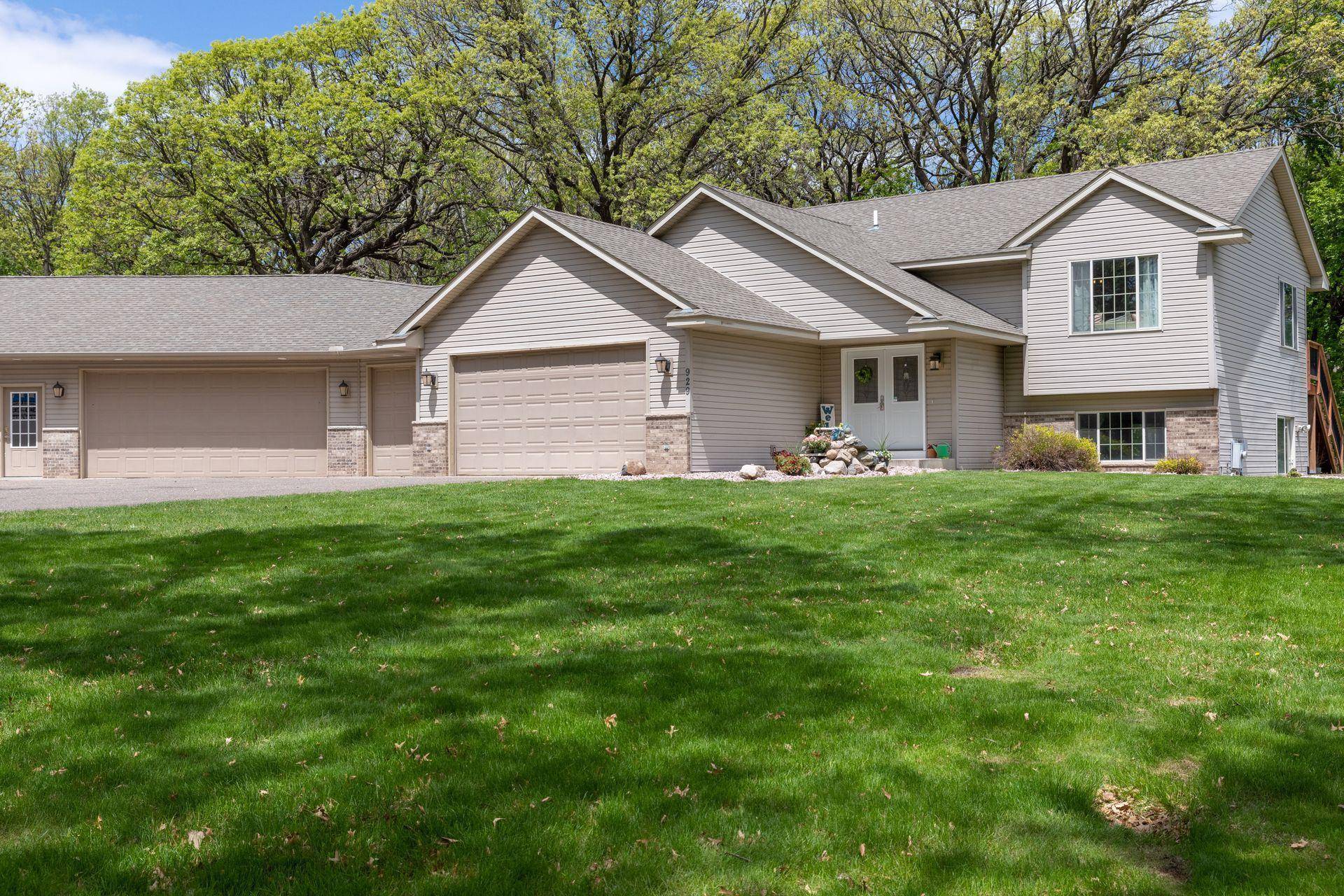 East Bethel, MN 55011,929 197th AVE NE