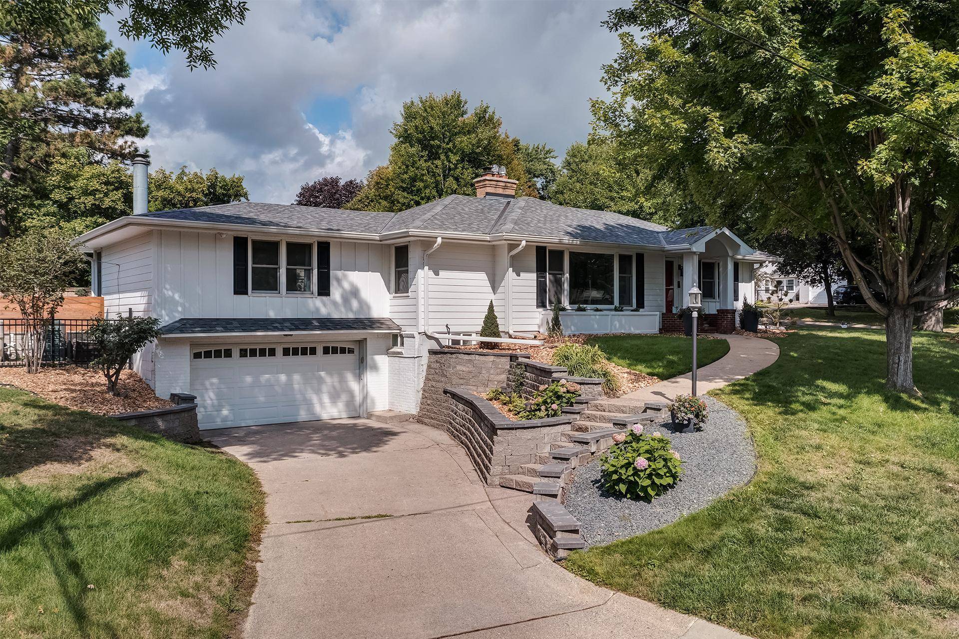 Edina, MN 55436,5600 Warwick PL