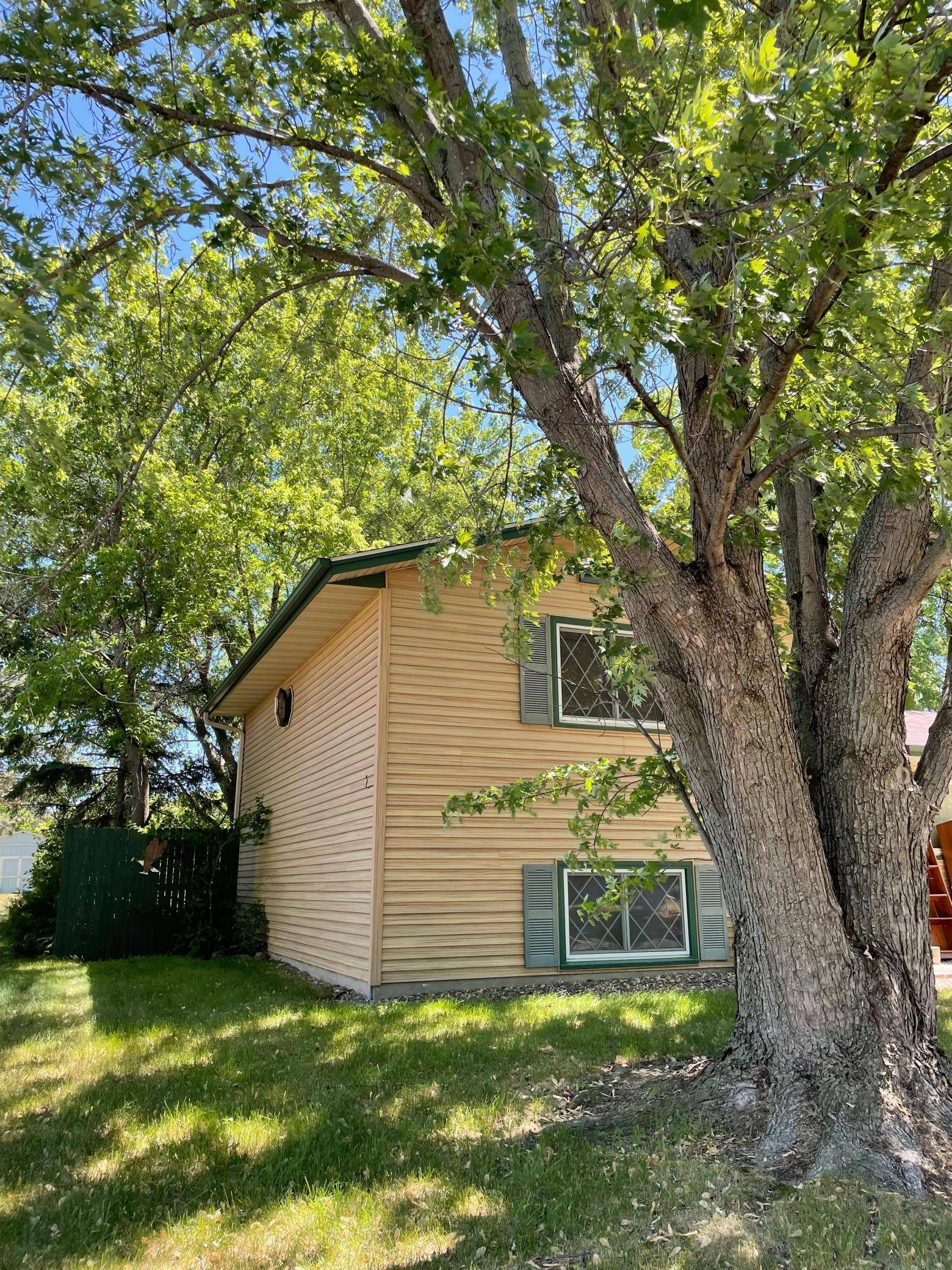 Monticello, MN 55362,102 Marvin Elwood RD