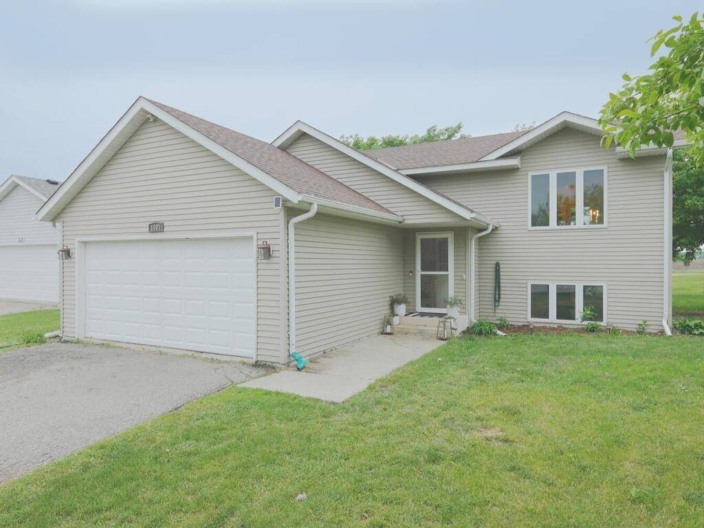 Hutchinson, MN 55350,1101 Prairie View DR SW