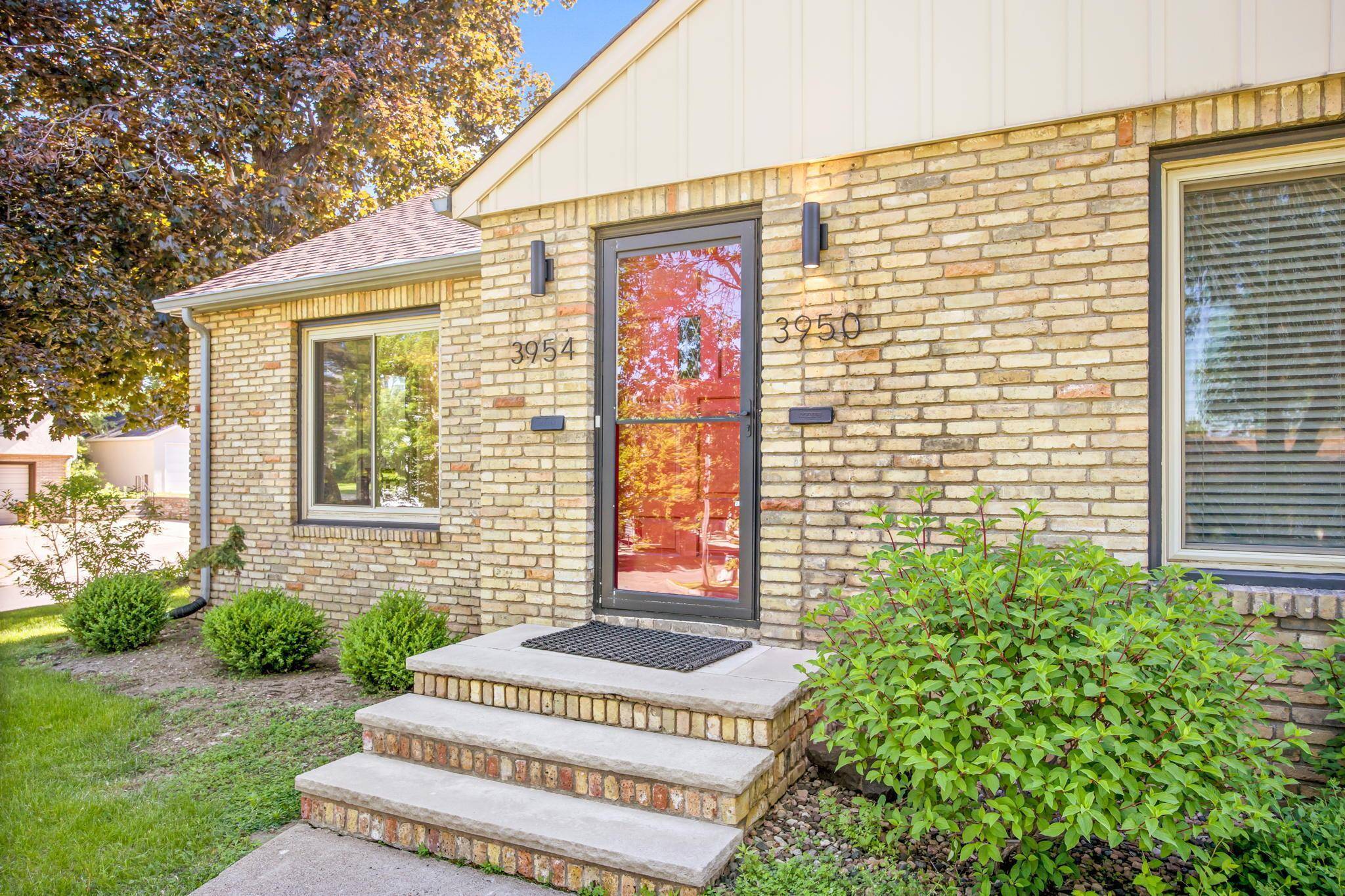 Robbinsdale, MN 55422,3950 Scott AVE N