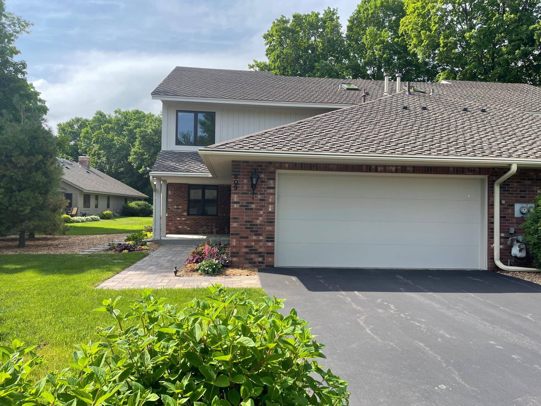 Wayzata, MN 55391,509 Holly CIR