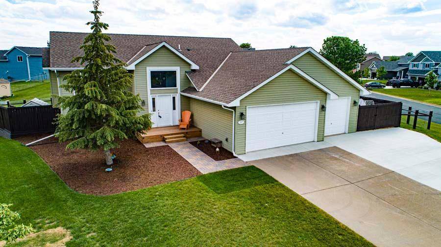 Waverly, MN 55390,207 Douglas DR