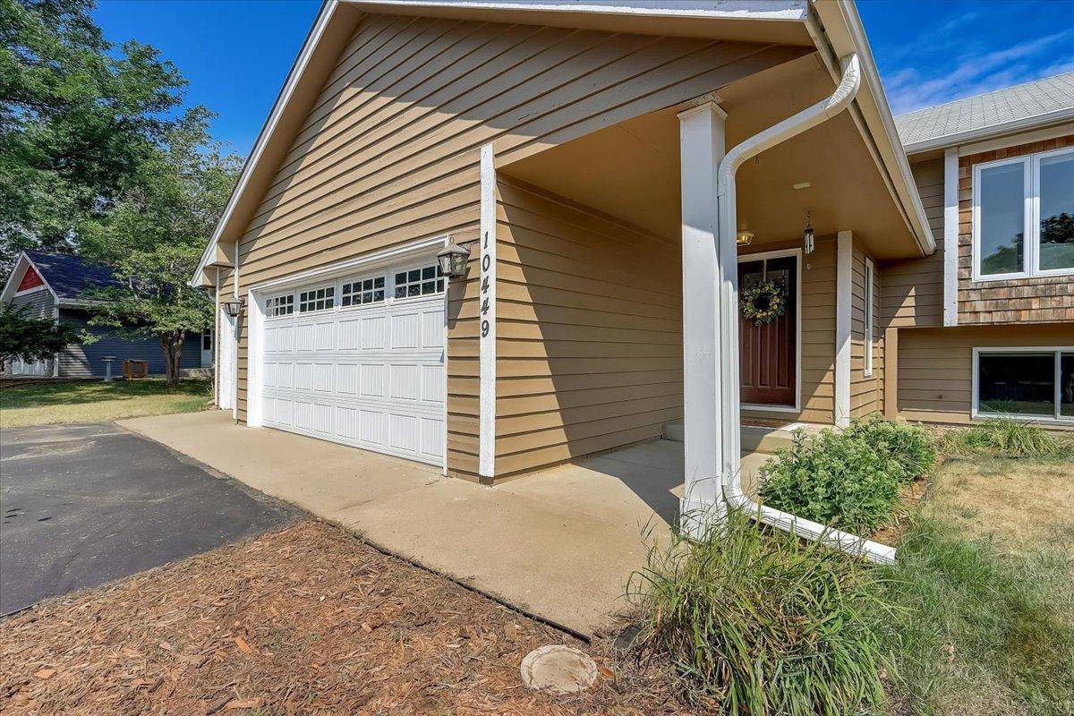 Lakeville, MN 55044,10449 163rd ST W