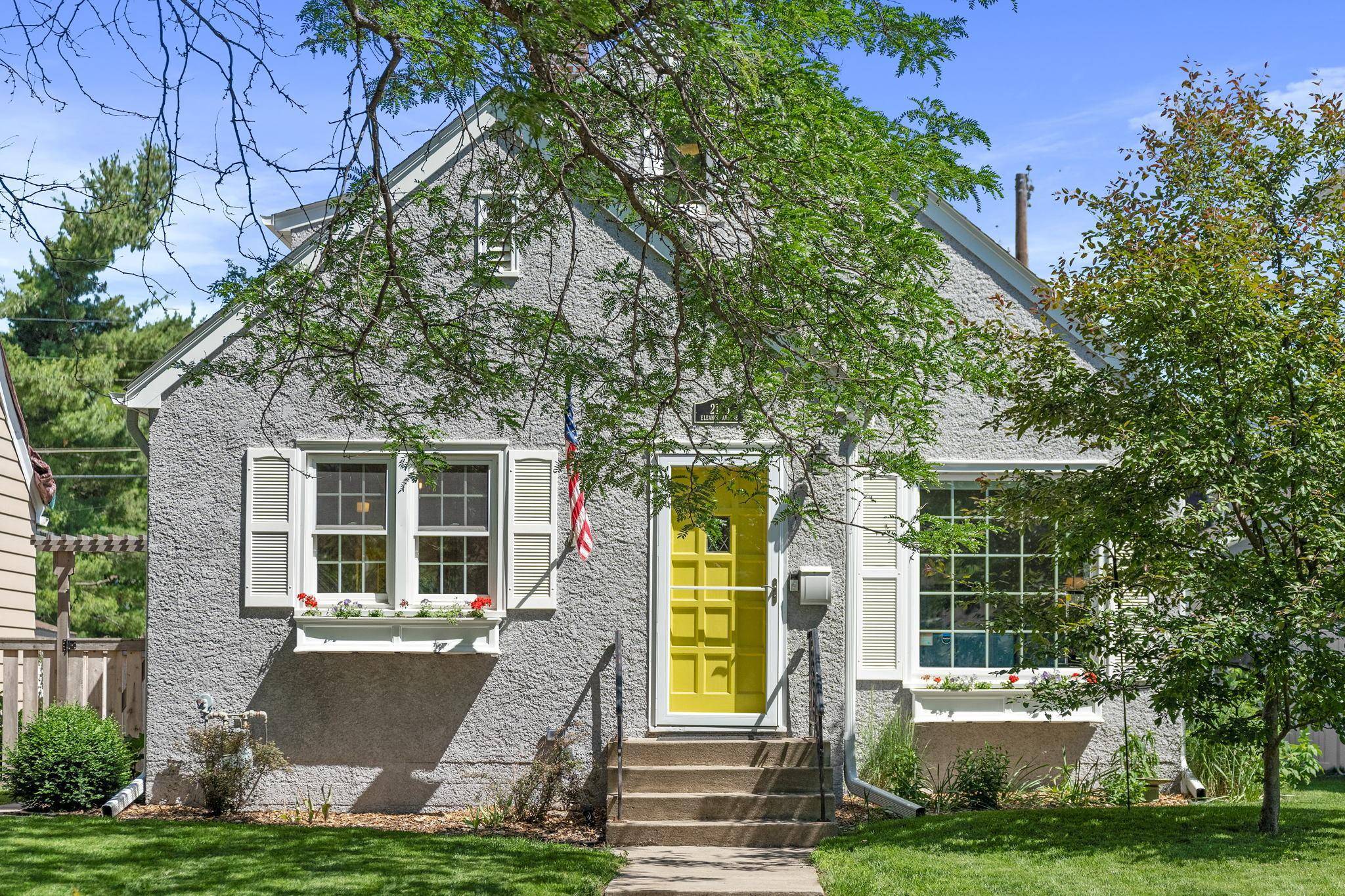 Saint Paul, MN 55116,2135 Eleanor AVE