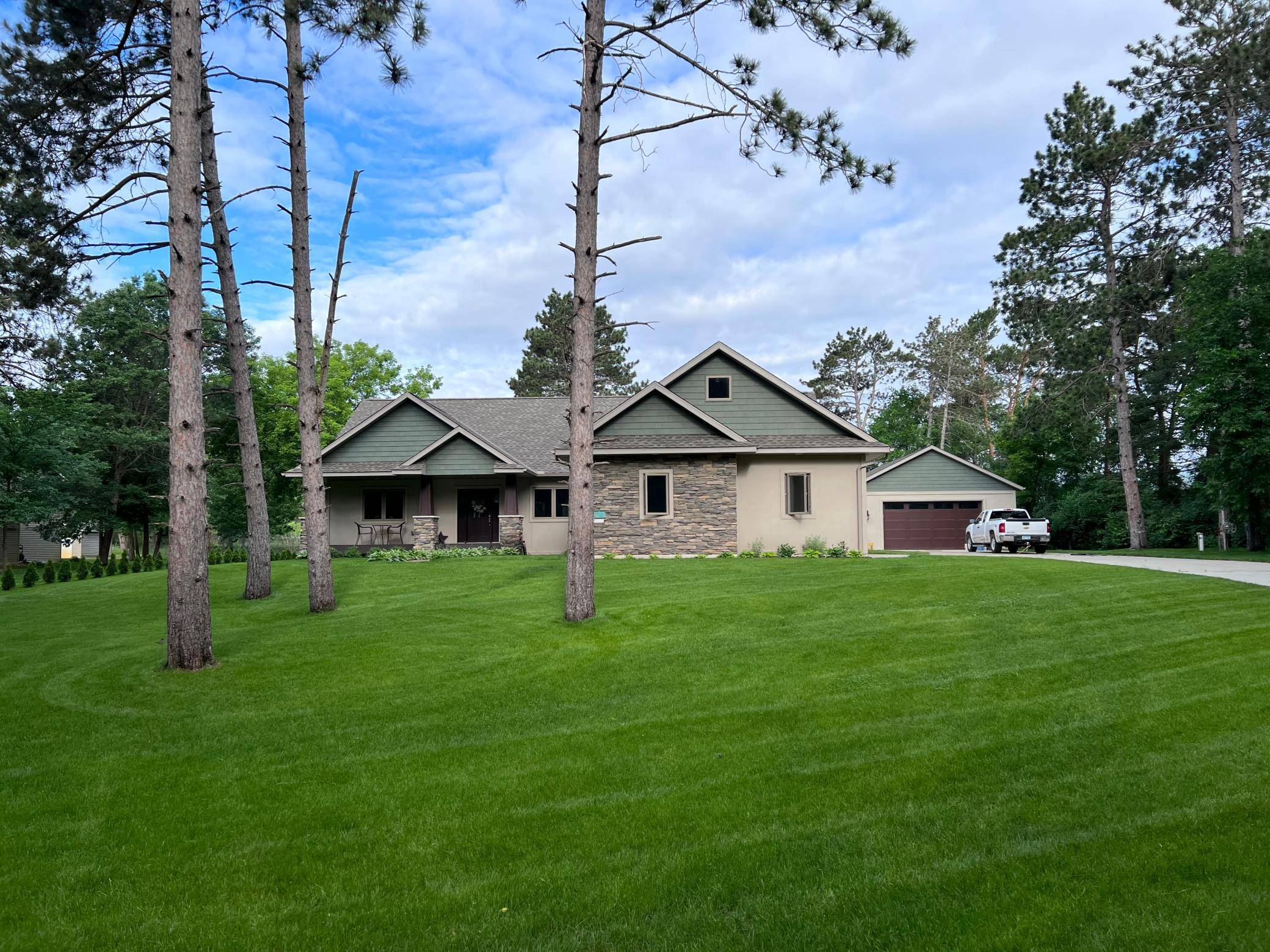 Sartell, MN 56377,2987 Winnebago RD