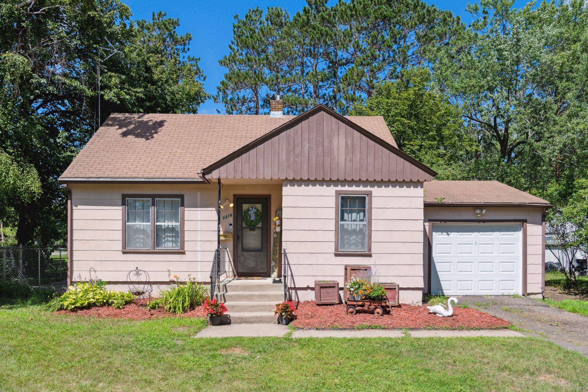 Princeton, MN 55371,1316 1st ST