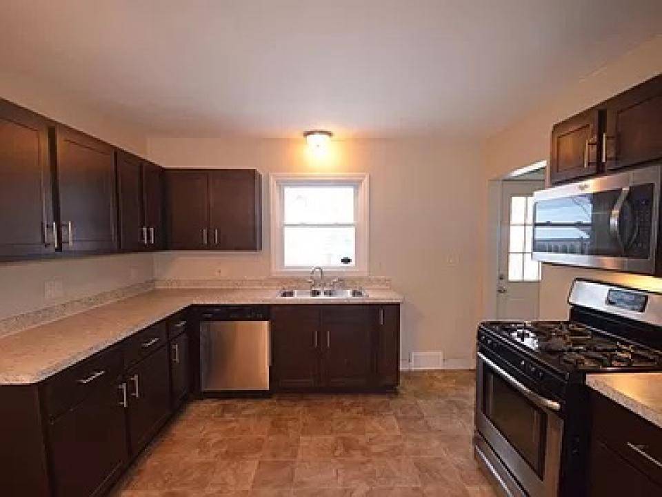 Saint Paul, MN 55106,1577 Arlington AVE E