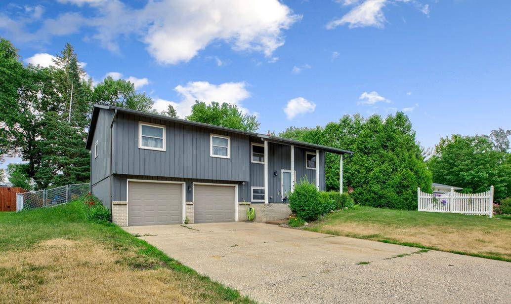 Faribault, MN 55021,4 Crestview Bay