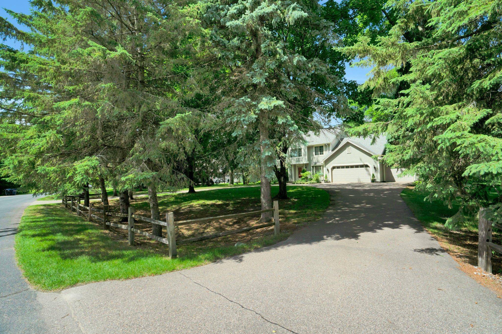 North Oaks, MN 55127,17 Meadowlark LN