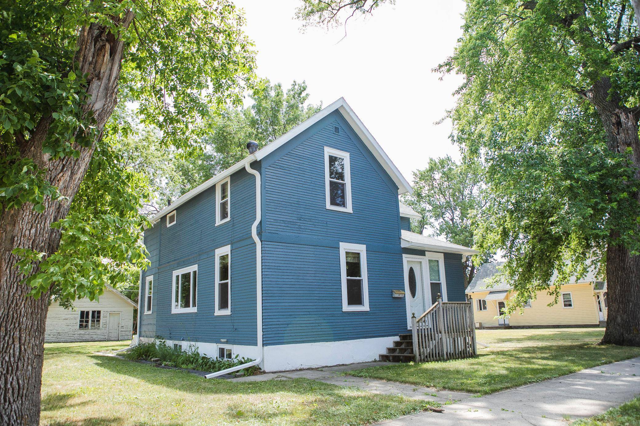 Morris, MN 56267,107 W 8th ST