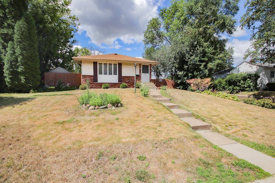 Saint Paul, MN 55106,611 White Bear AVE N