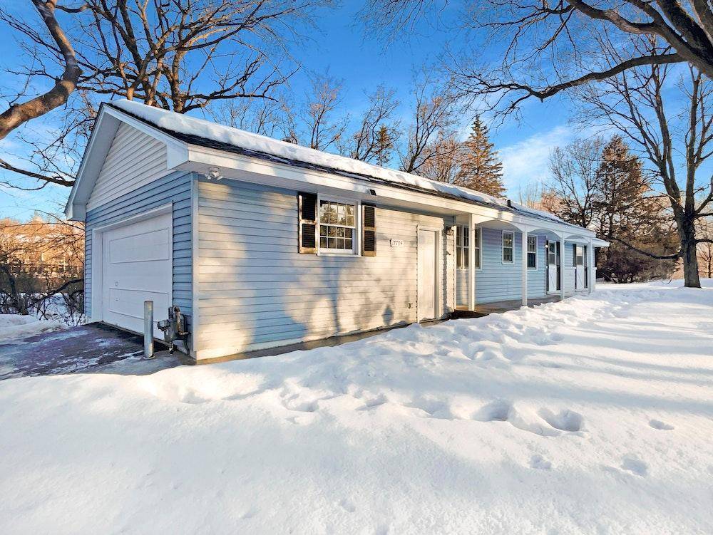 Minnetonka, MN 55345,17704 Leemans CT