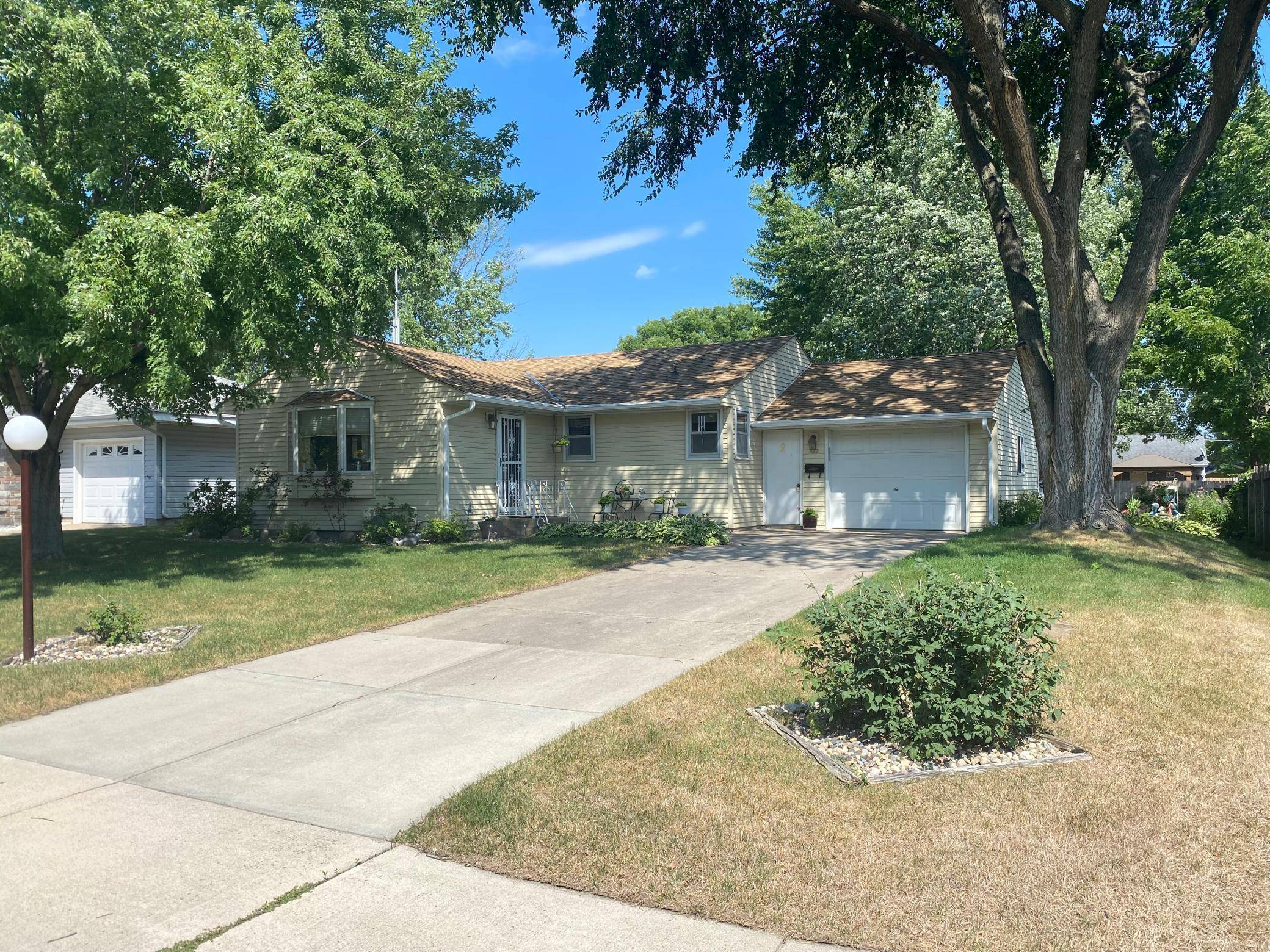 Cold Spring, MN 56320,422 6th AVE N