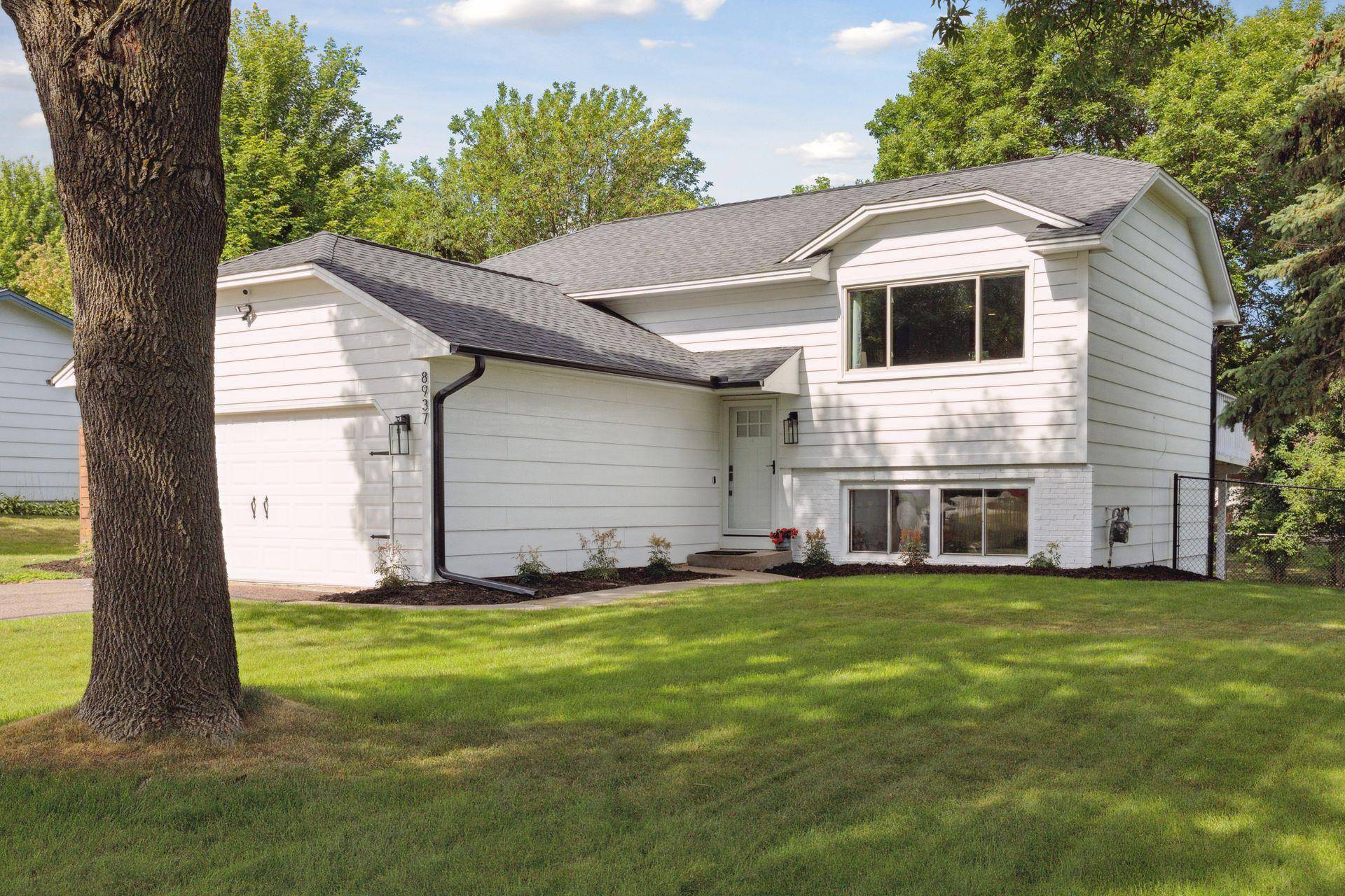 Maple Grove, MN 55369,8937 Yucca LN N