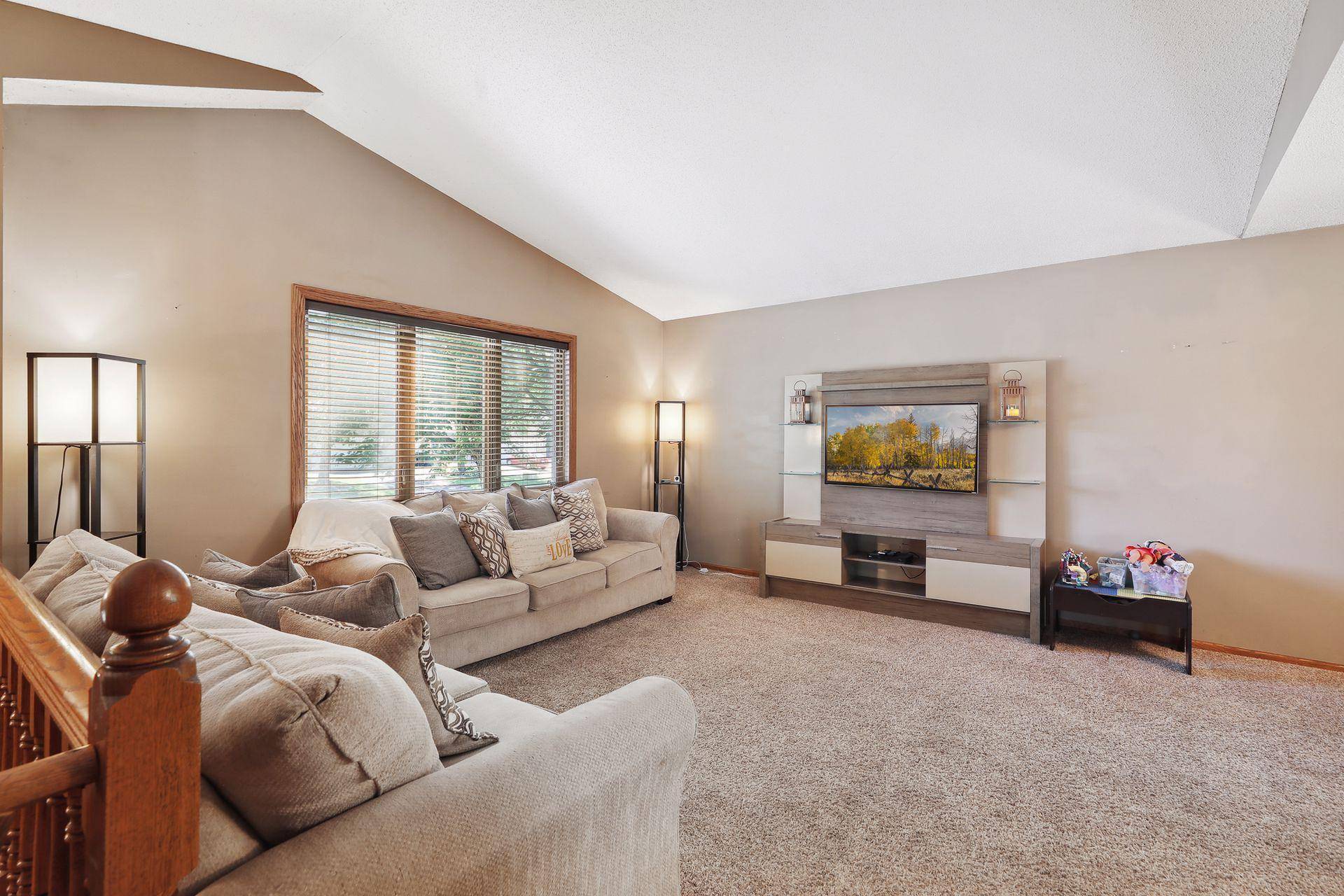 Blaine, MN 55449,1979 125th LN NE