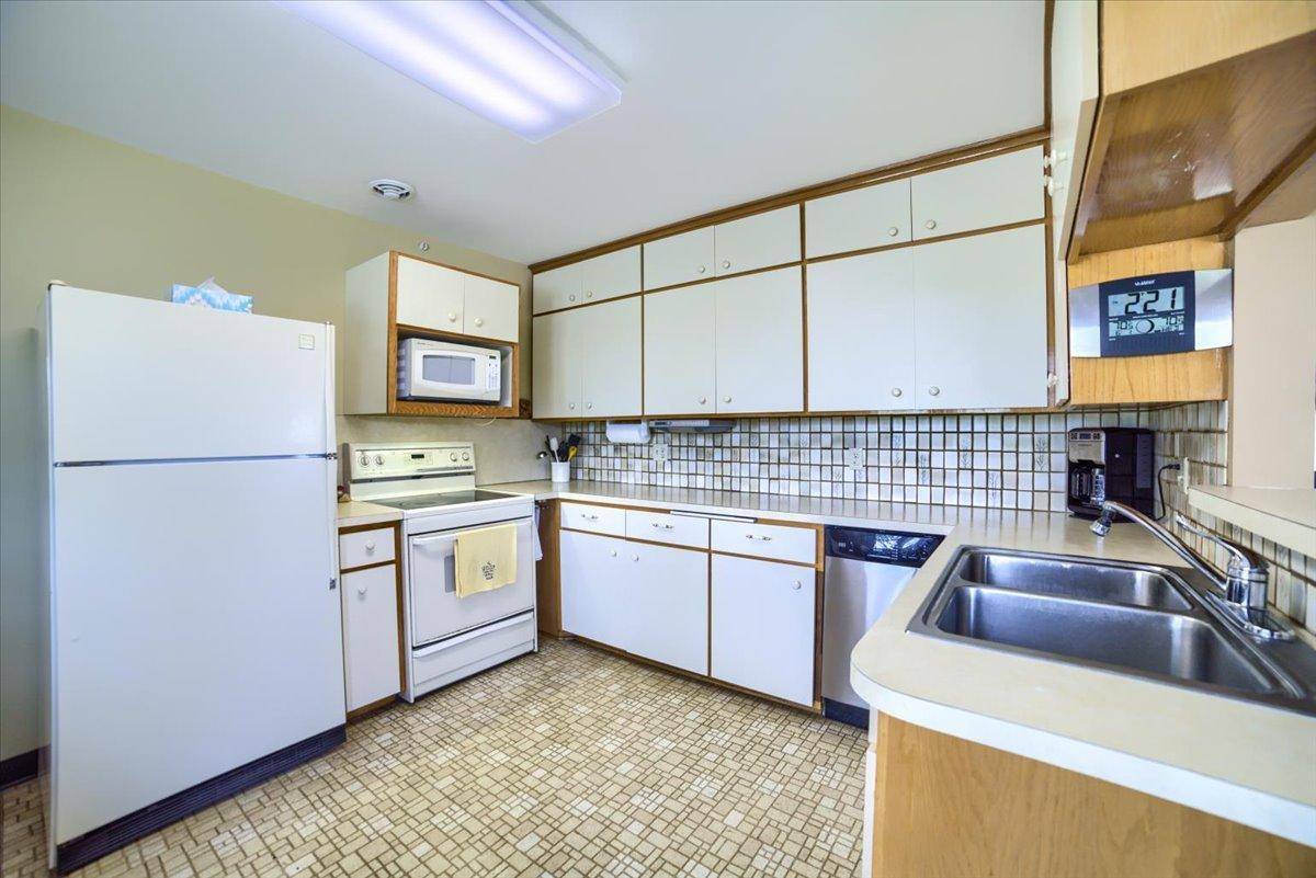 Medina, MN 55340,562 Highway 55