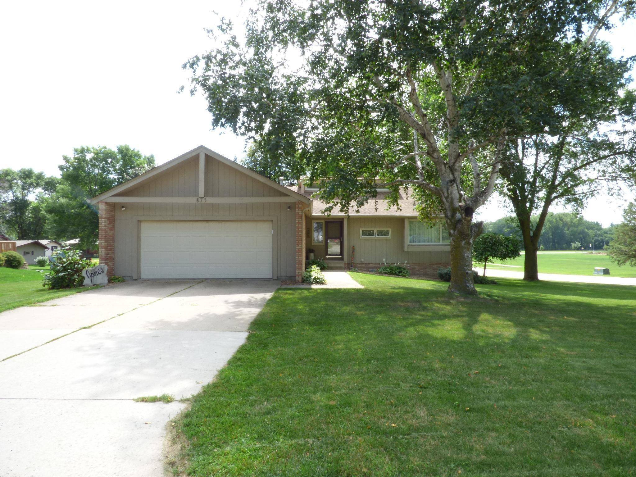 Windom, MN 56101,875 20th ST