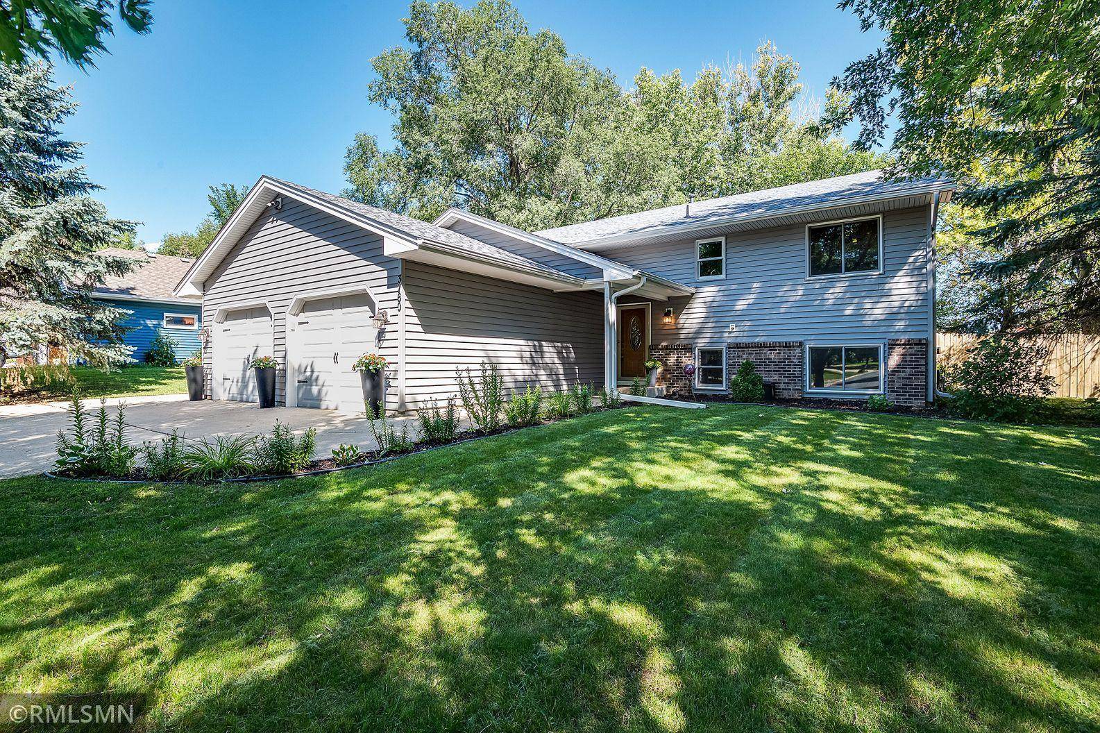 Saint Bonifacius, MN 55375,3760 Hillview LN