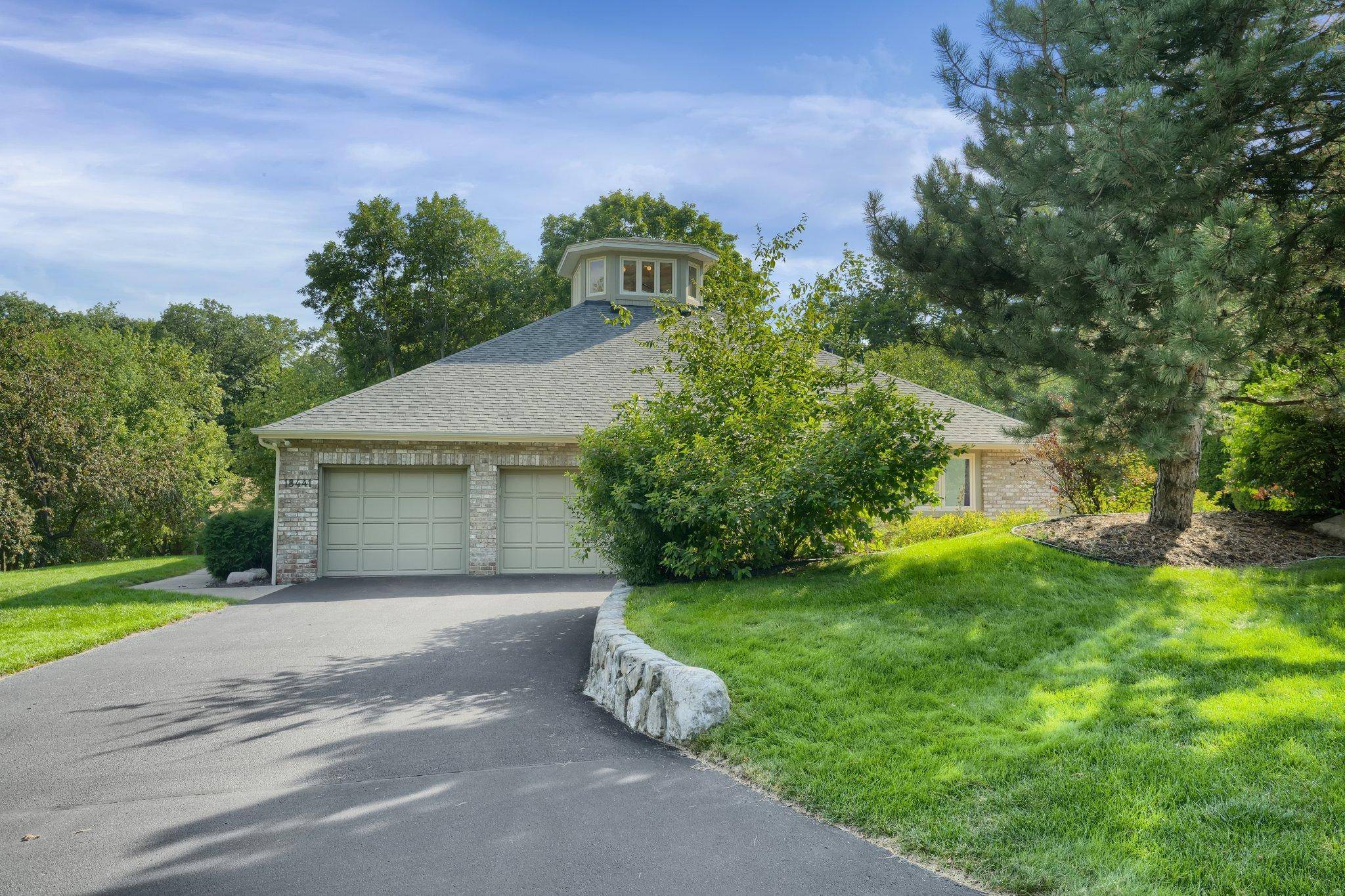 Minnetonka, MN 55345,18441 Beaverwood RD