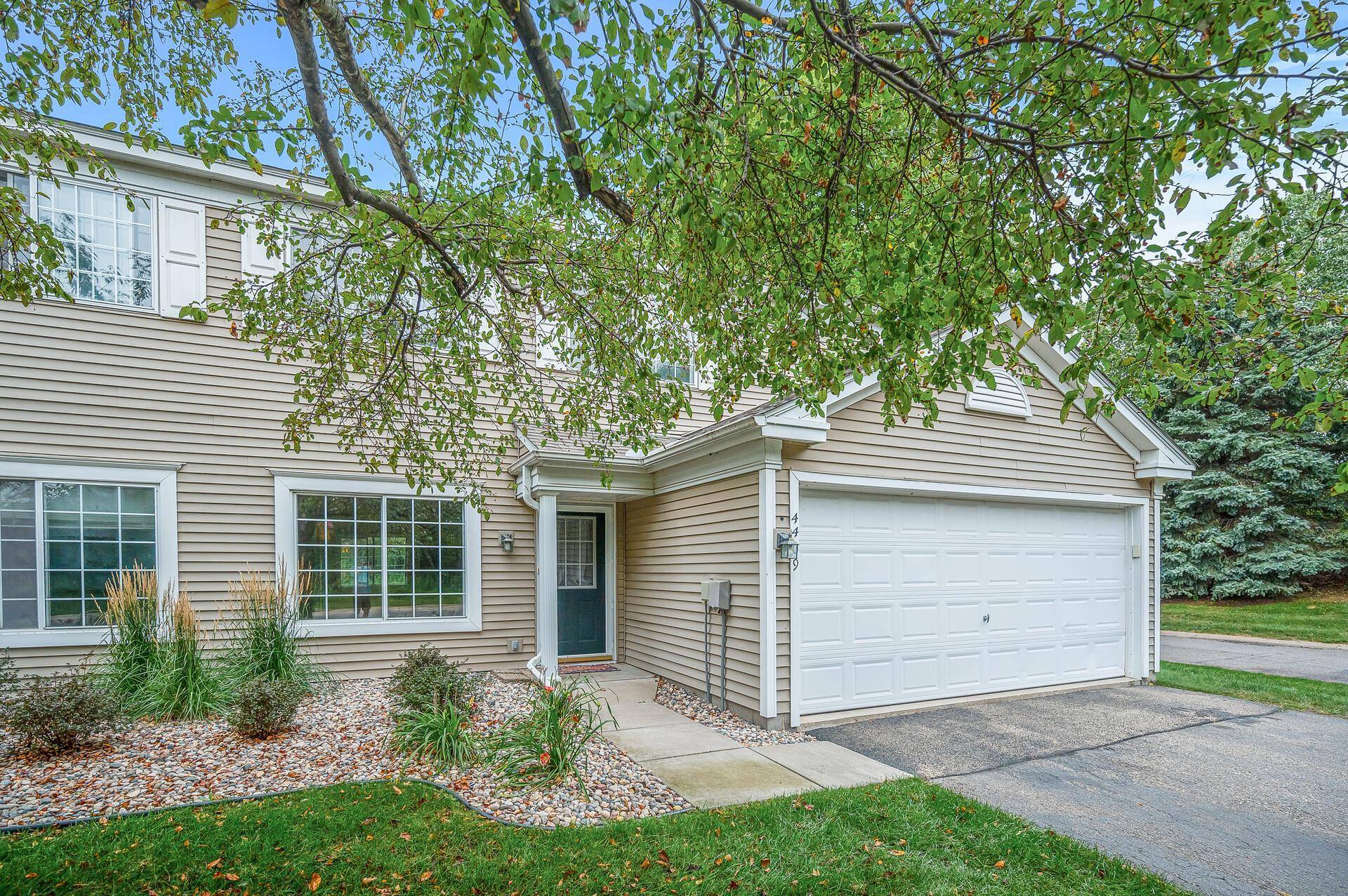 Eagan, MN 55122,4409 Kyle WAY #105