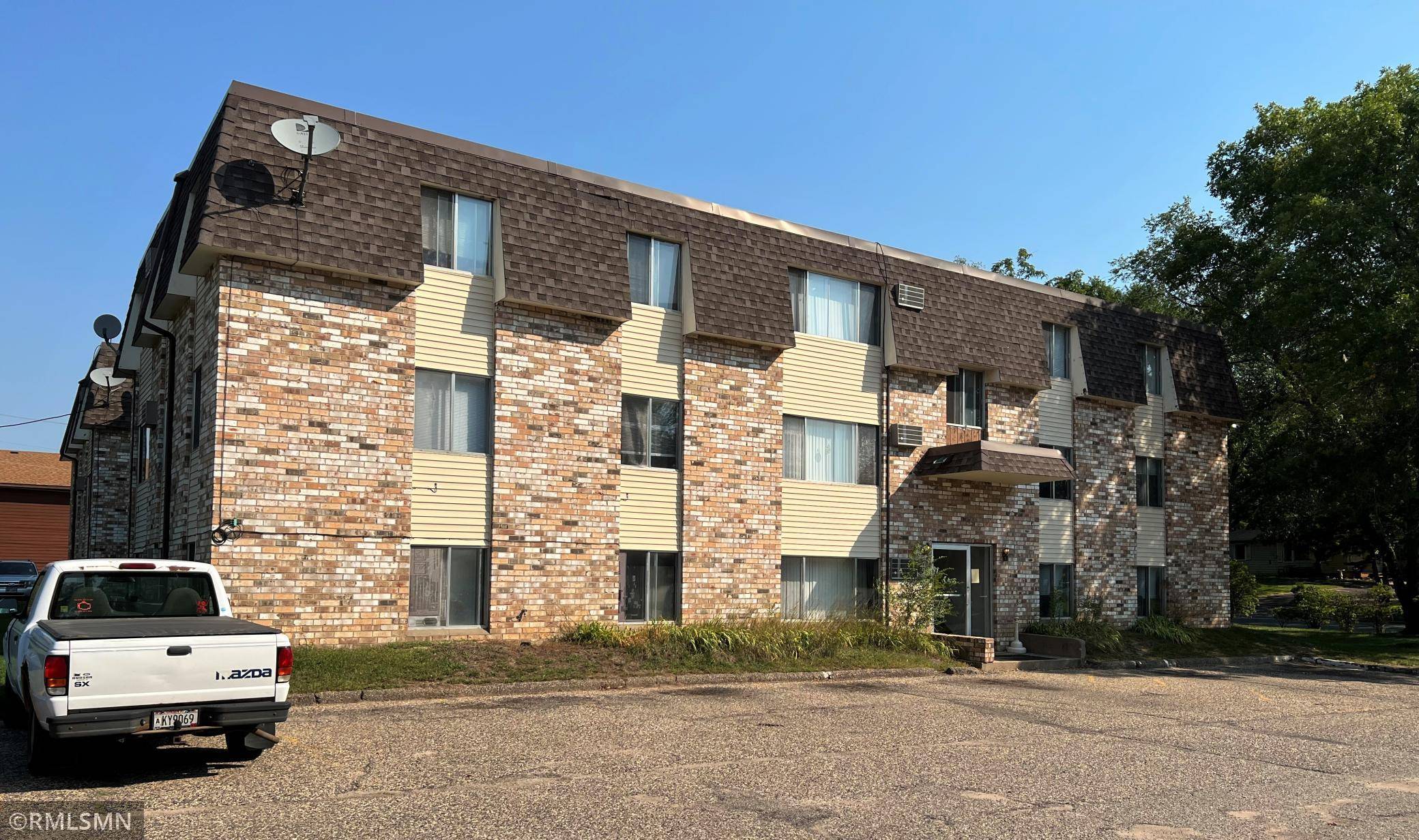 River Falls, WI 54022,539 S Wasson LN