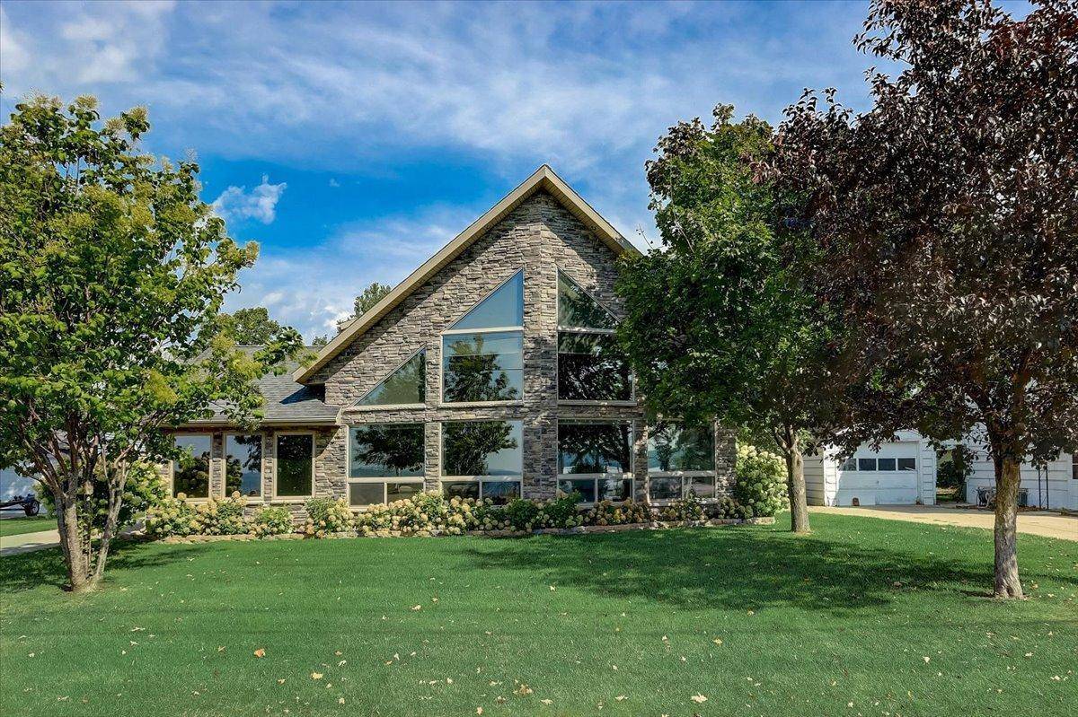 Glenwood, MN 56334,214 N Lakeshore DR
