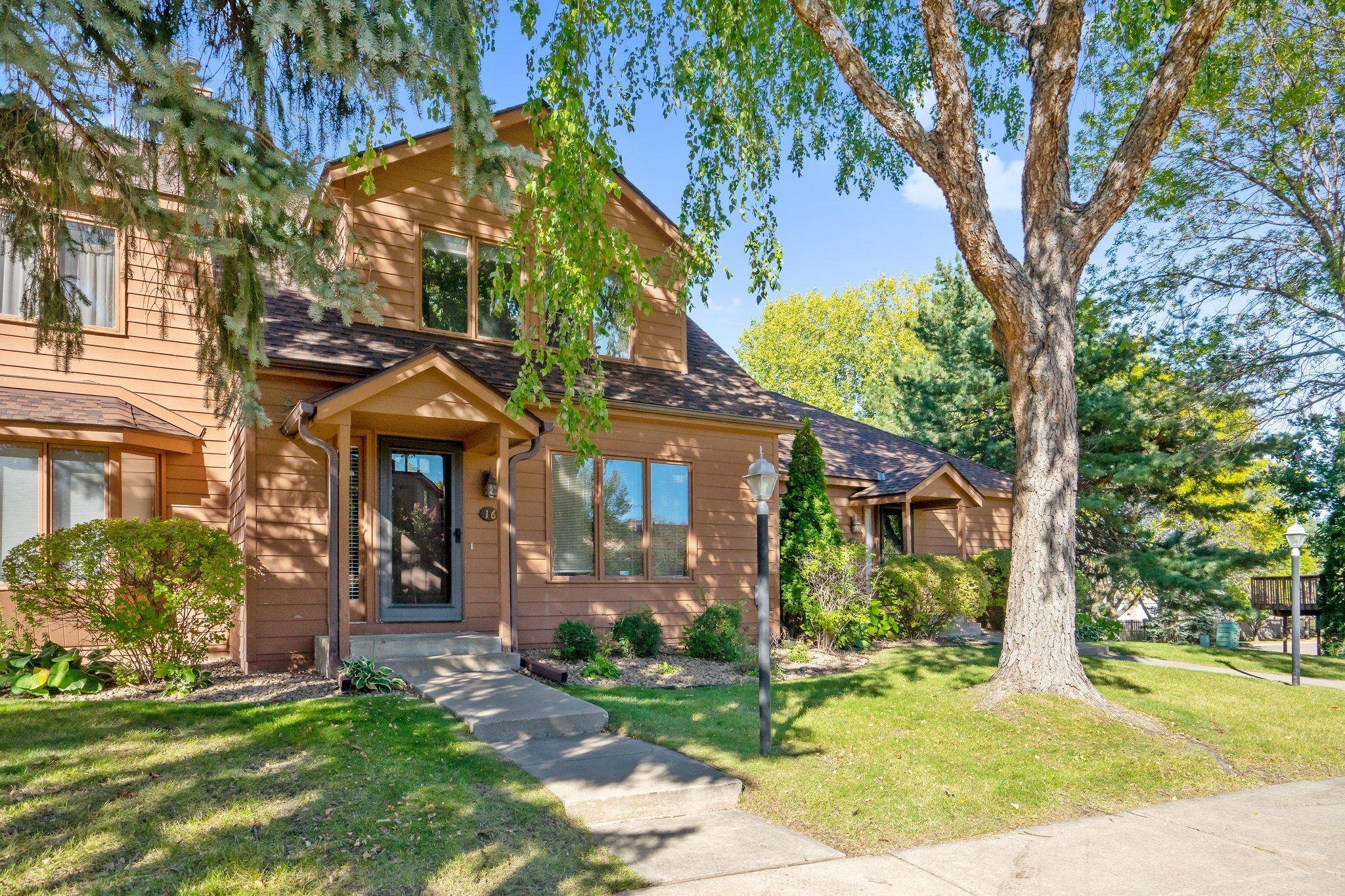 Burnsville, MN 55337,16 Westchester SQ