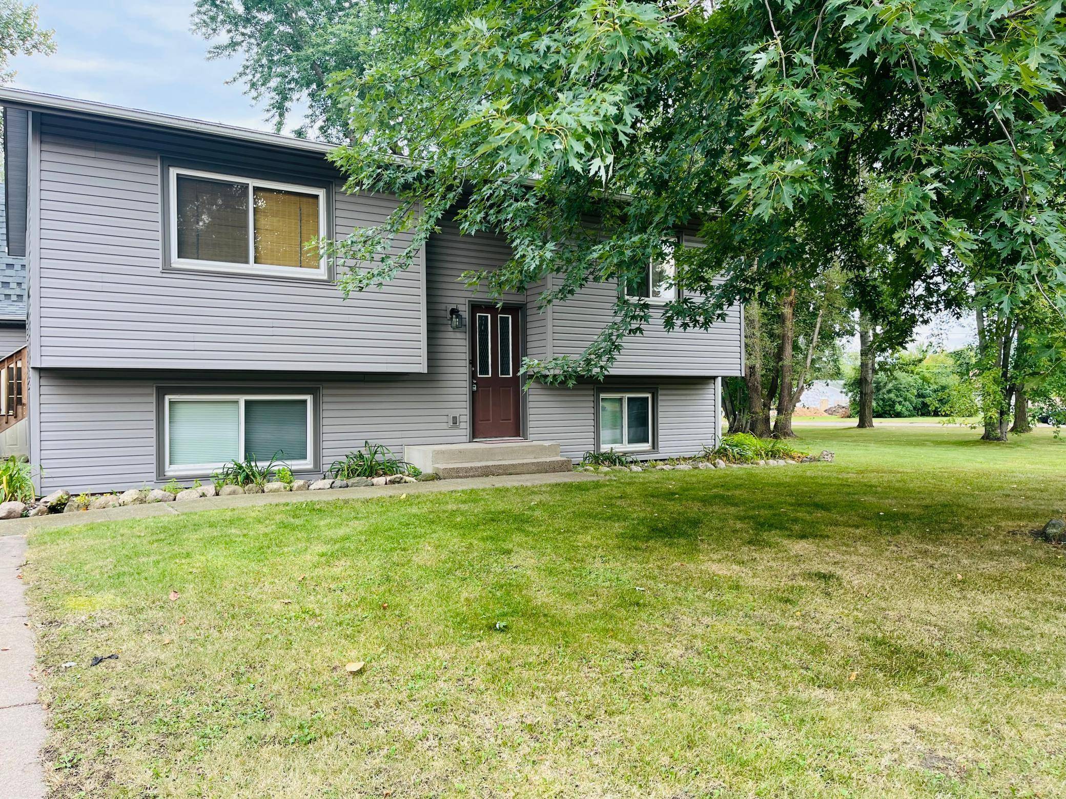 Little Falls, MN 56345,607 11th ST SW