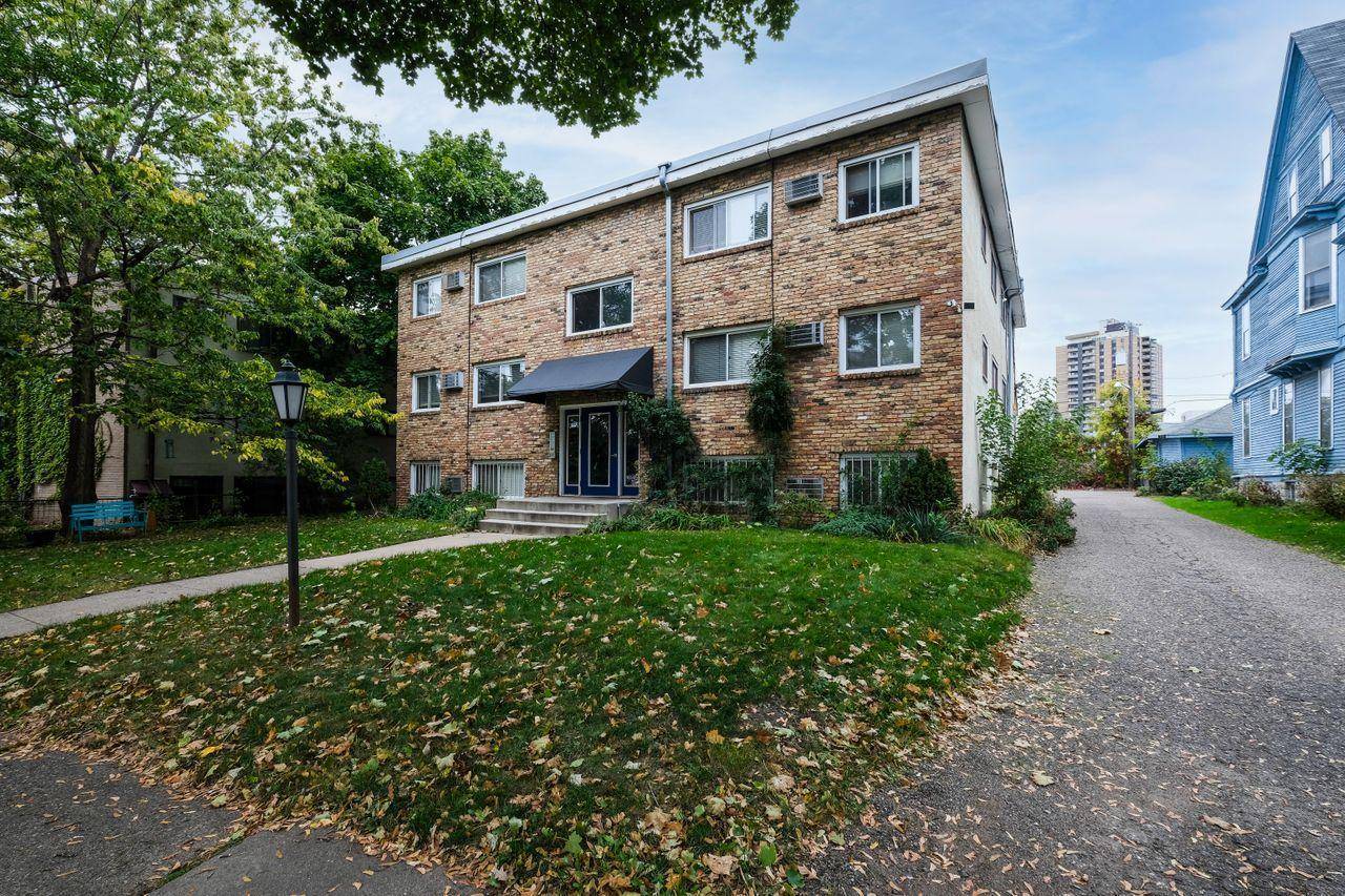 Minneapolis, MN 55403,440 Ridgewood AVE #3