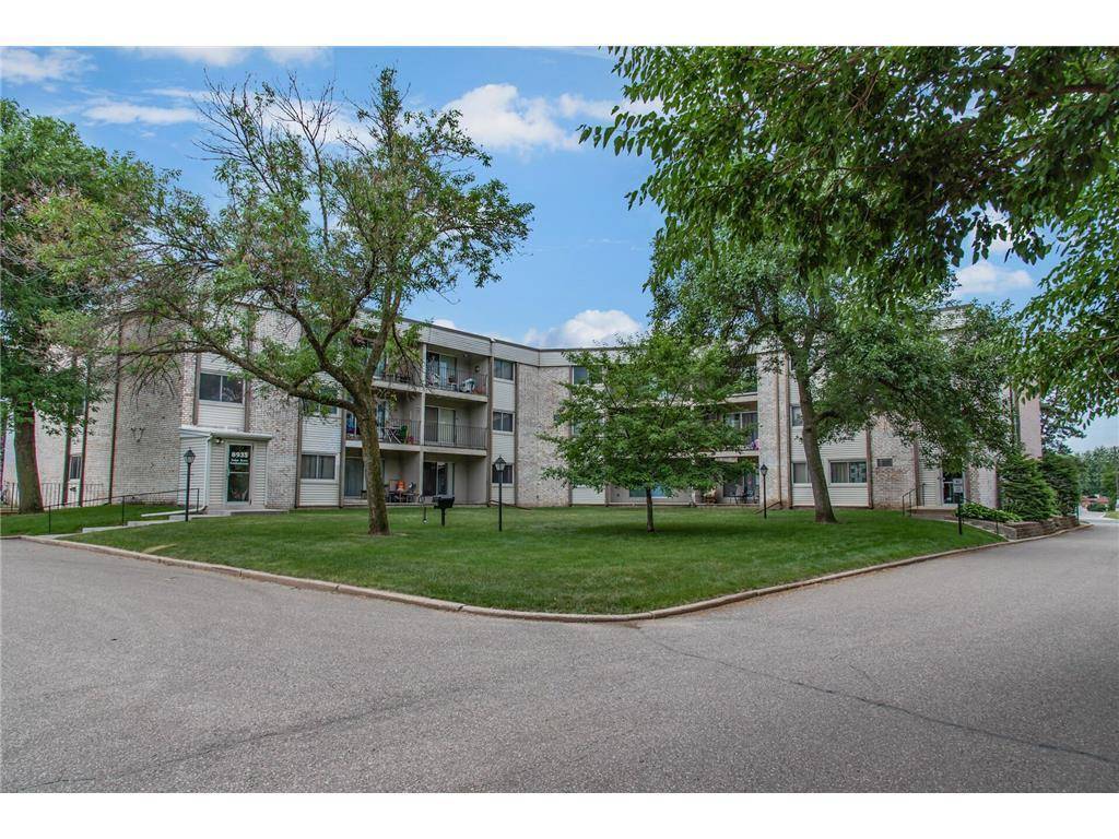 Bloomington, MN 55425,8935 Old Cedar AVE S #305