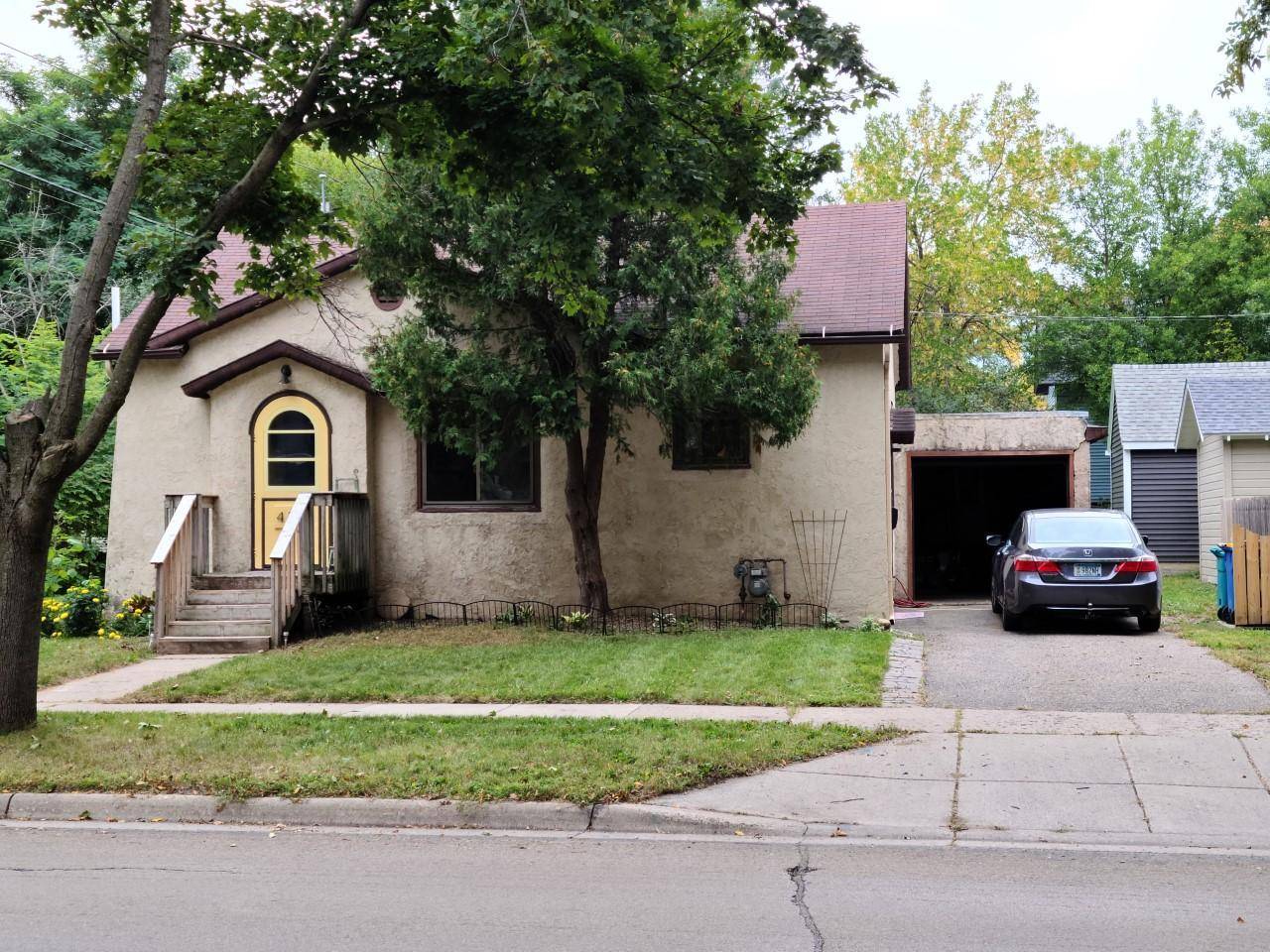 Owatonna, MN 55060,418 Lincoln AVE