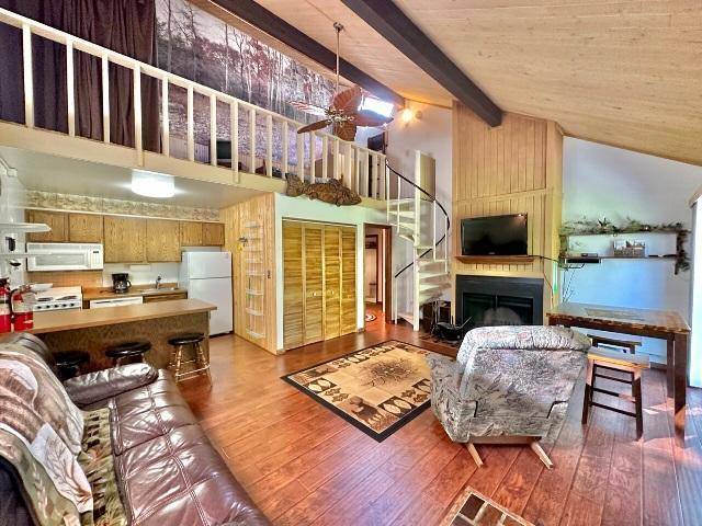 Hill City, MN 55748,332 Quadna Mountain RD