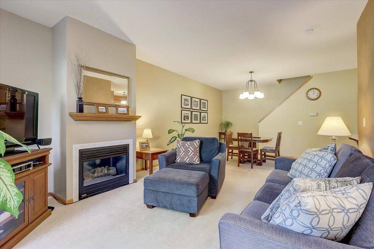 Chaska, MN 55318,1236 Crystal PL E