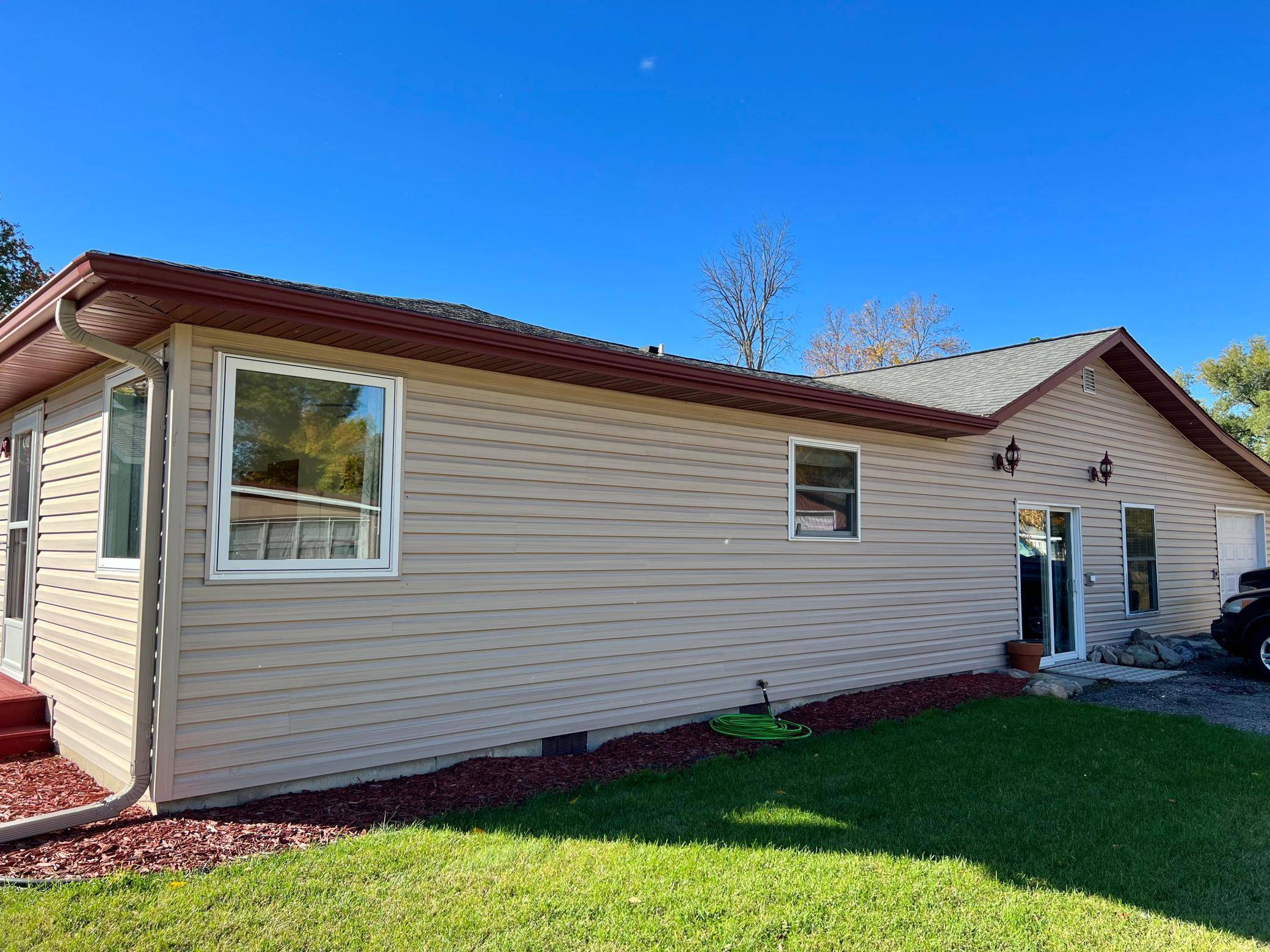 Osakis, MN 56360,406 W 4th AVE